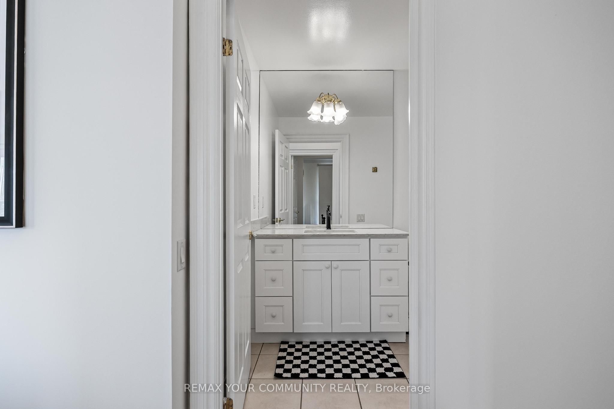 120 Lombard Street 901 Property Photo 23