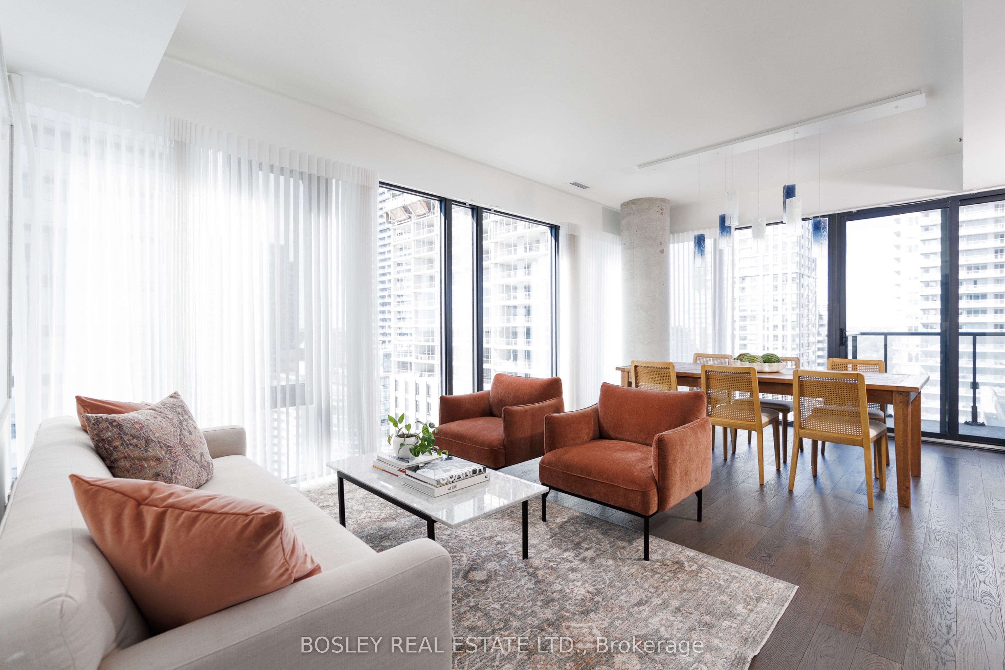185 Roehampton Avenue 1702 Property Photo 1
