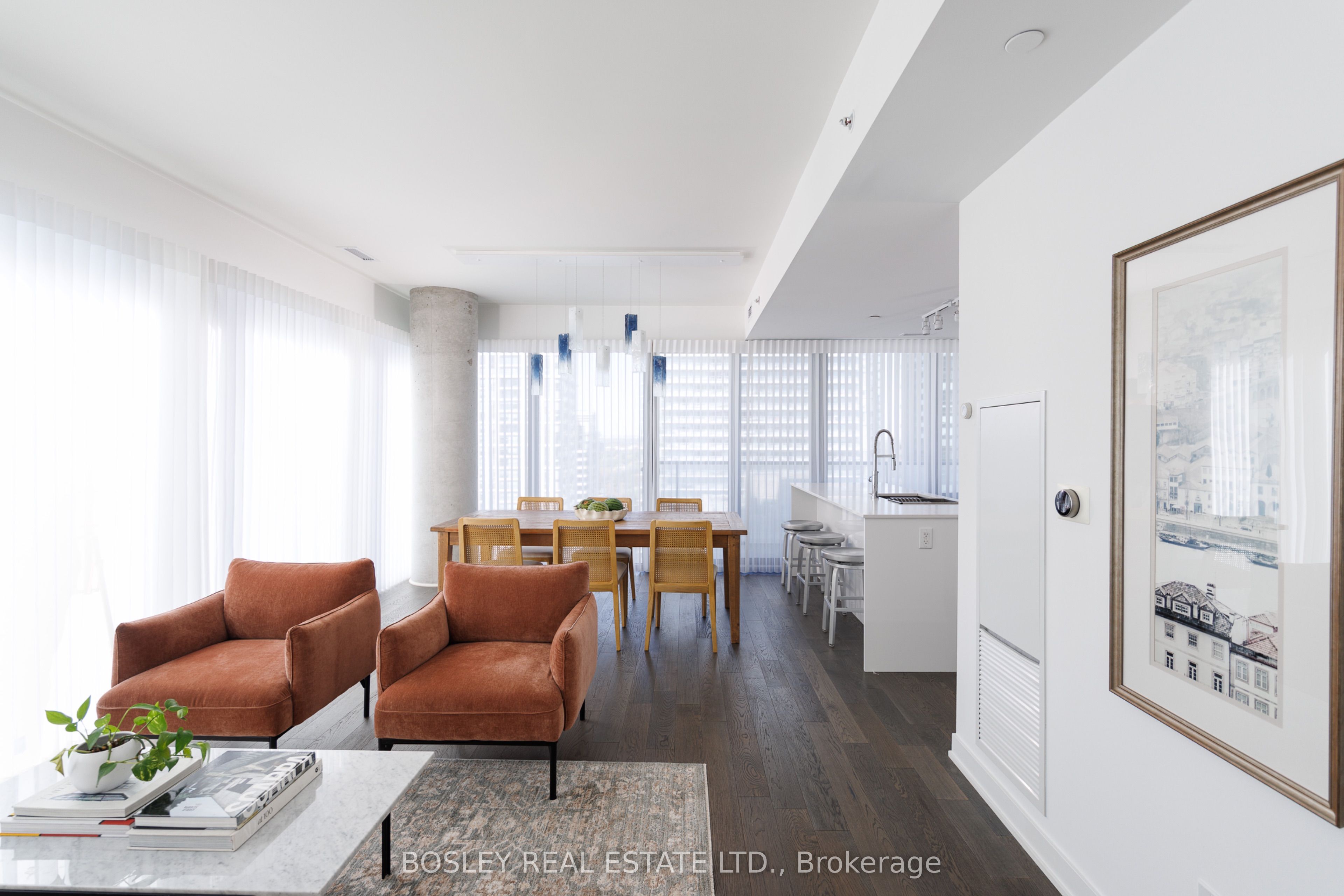 185 Roehampton Avenue 1702 Property Photo 5