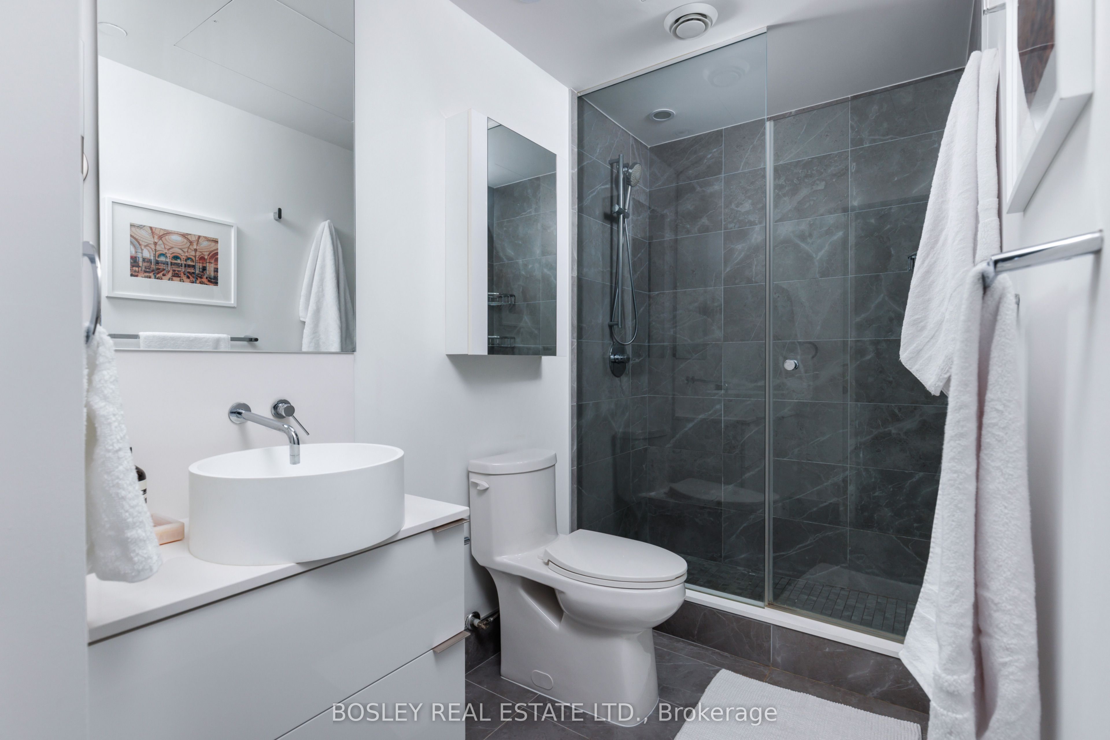 185 Roehampton Avenue 1702 Property Photo 32