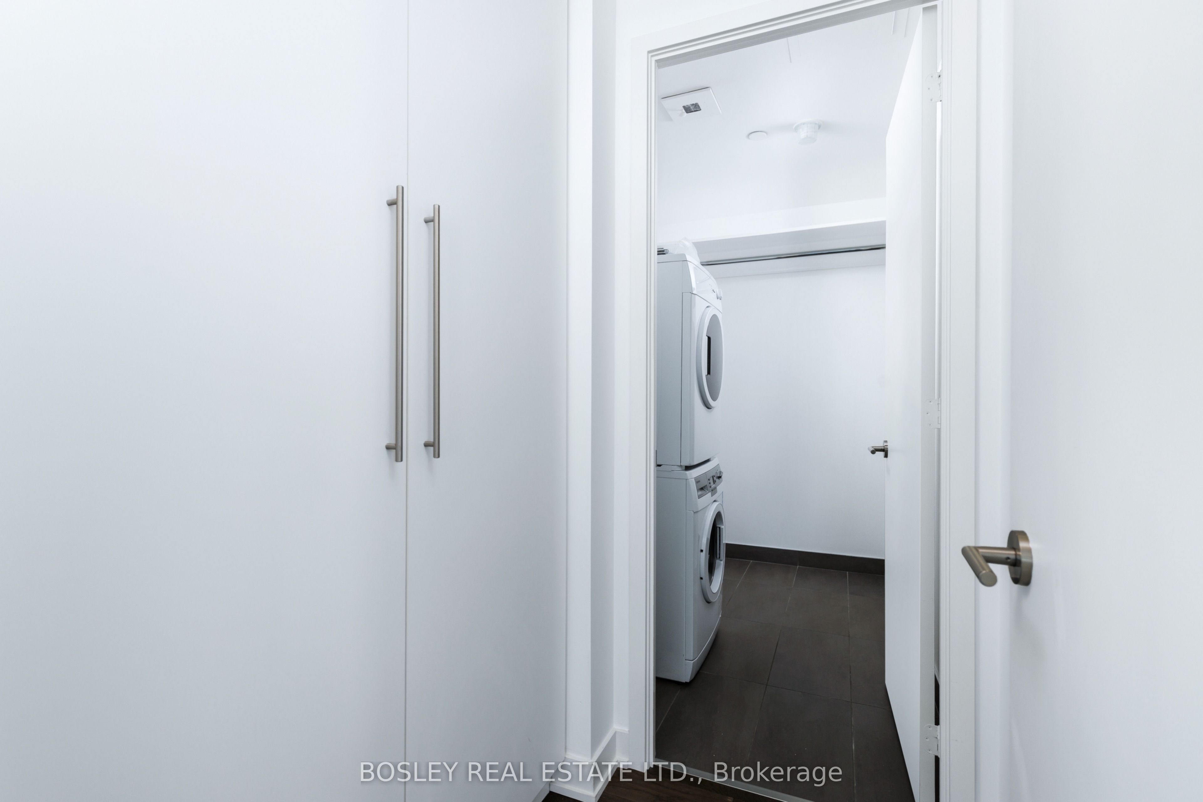 185 Roehampton Avenue 1702 Property Photo 38