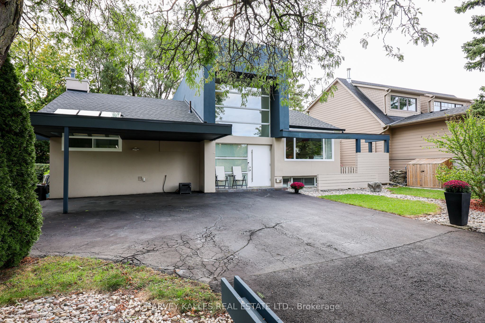 90 Berkinshaw Crescent Property Photo 4