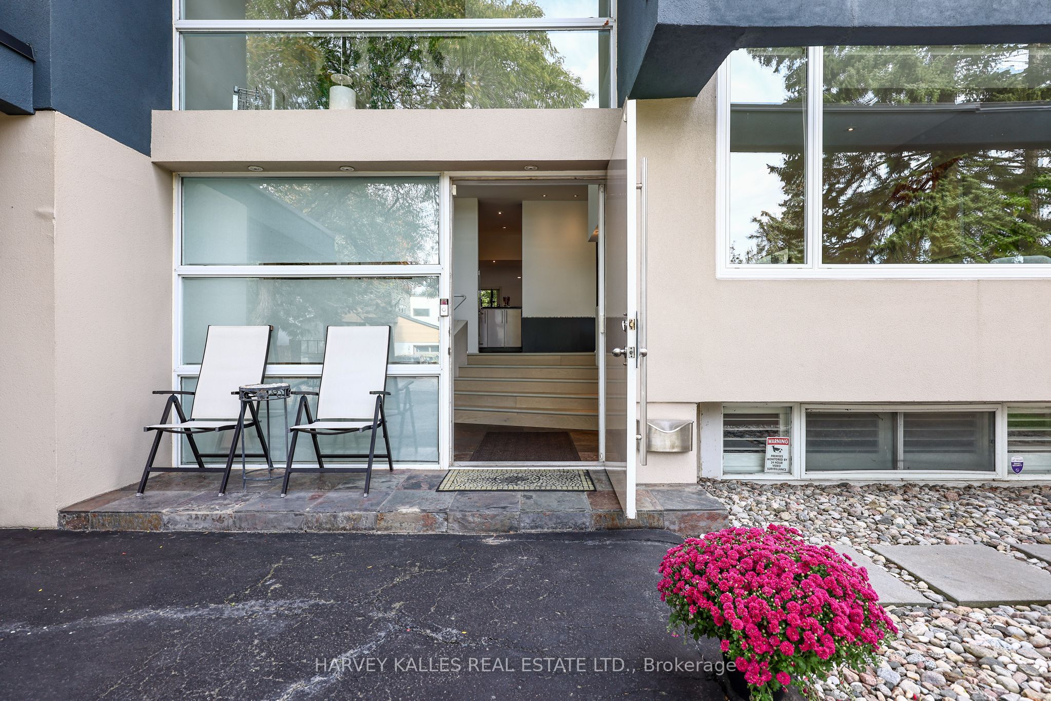 90 Berkinshaw Crescent Property Photo 5