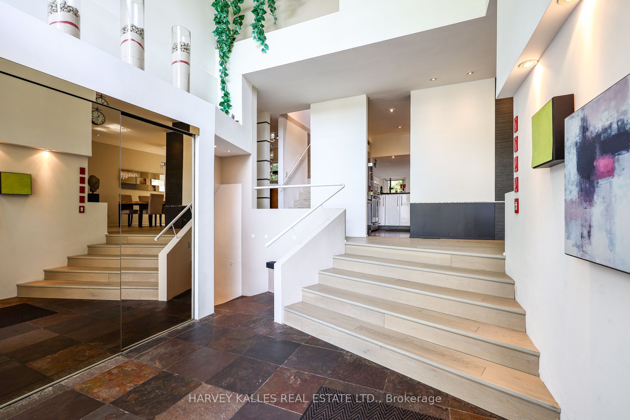 90 Berkinshaw Crescent Property Photo 8