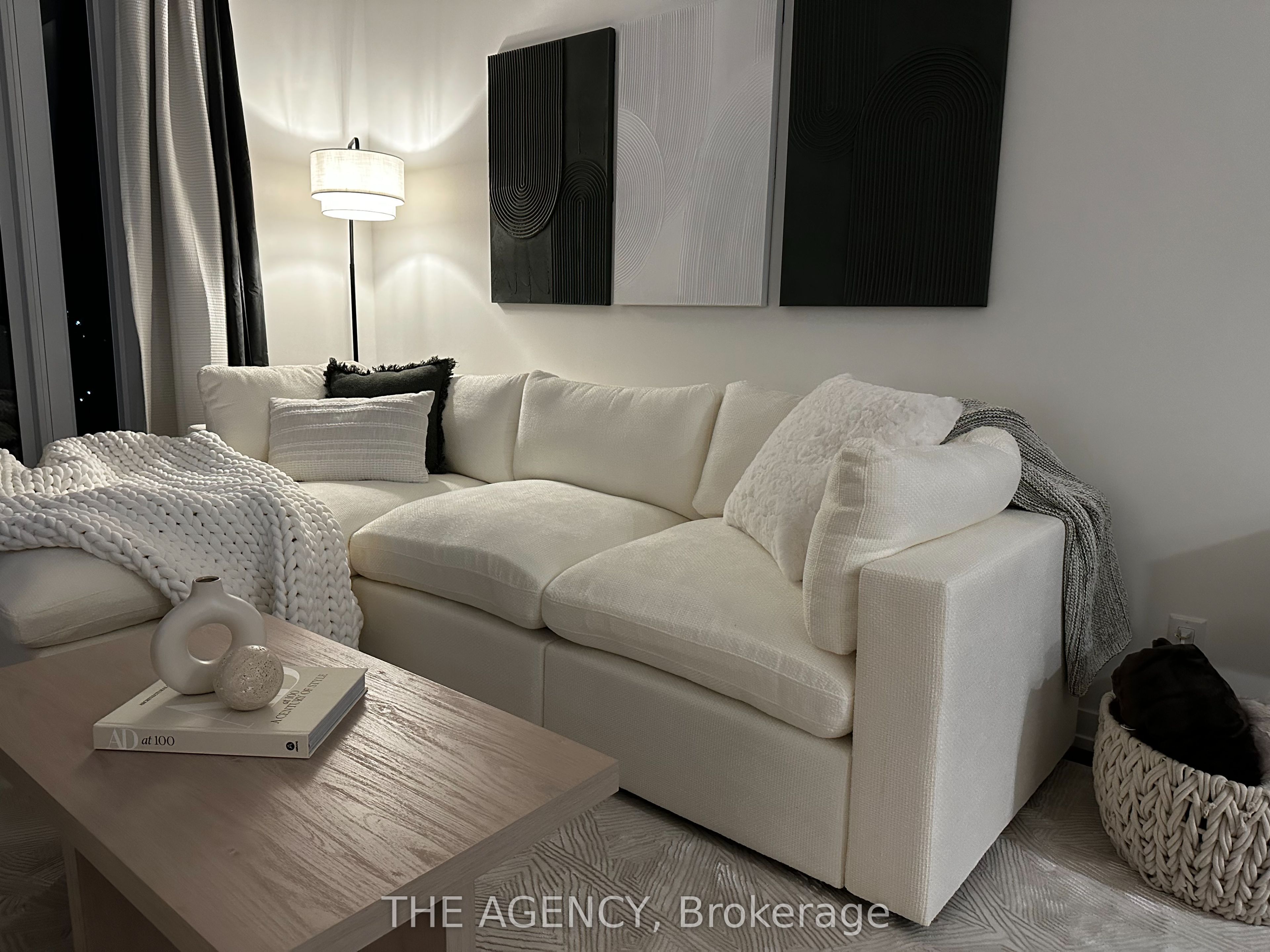 863 St Clair Avenue W 606 Property Photo 2