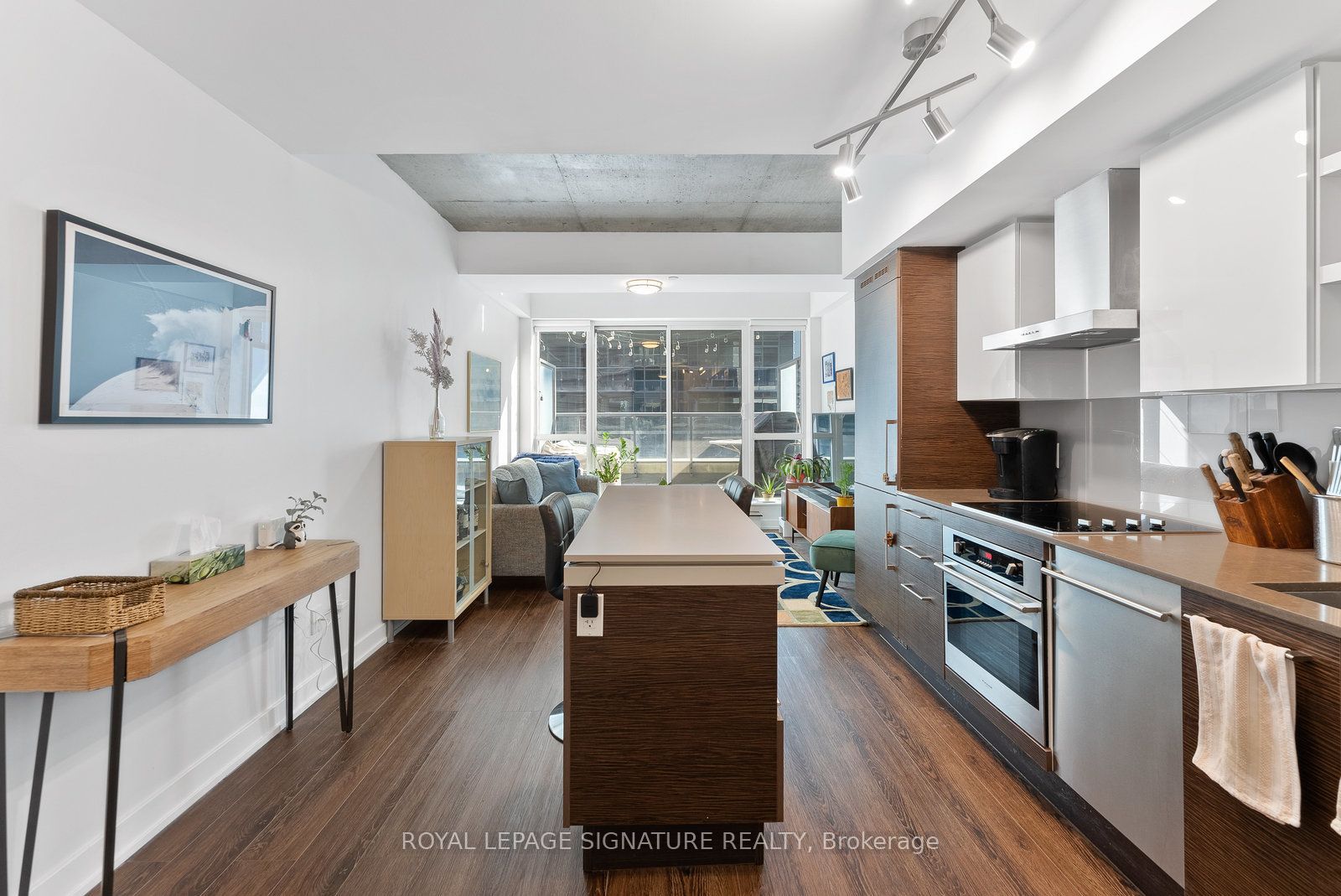 1030 King Street W 333 Property Photo 1