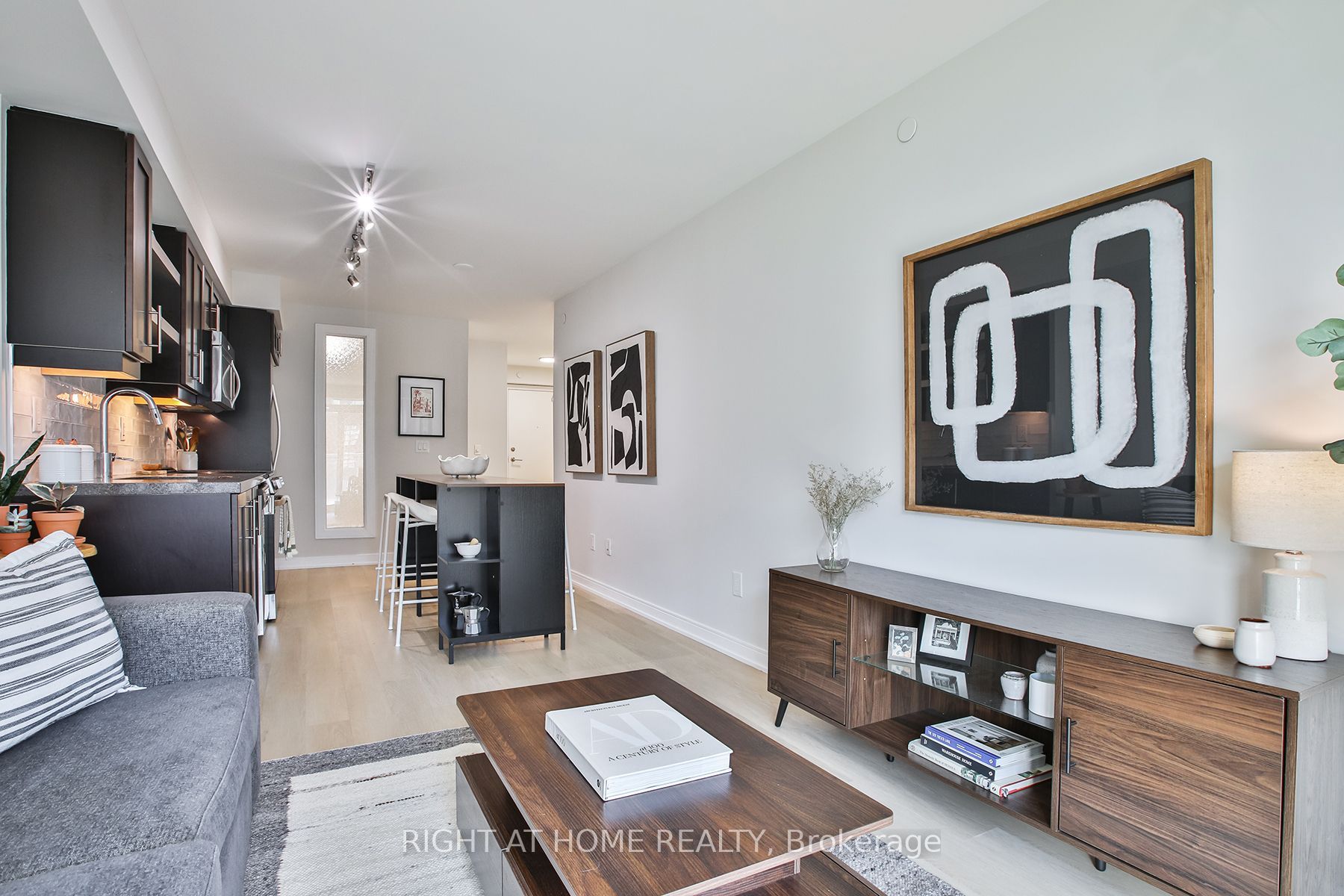 525 Adelaide Street W 1623 Property Photo 12