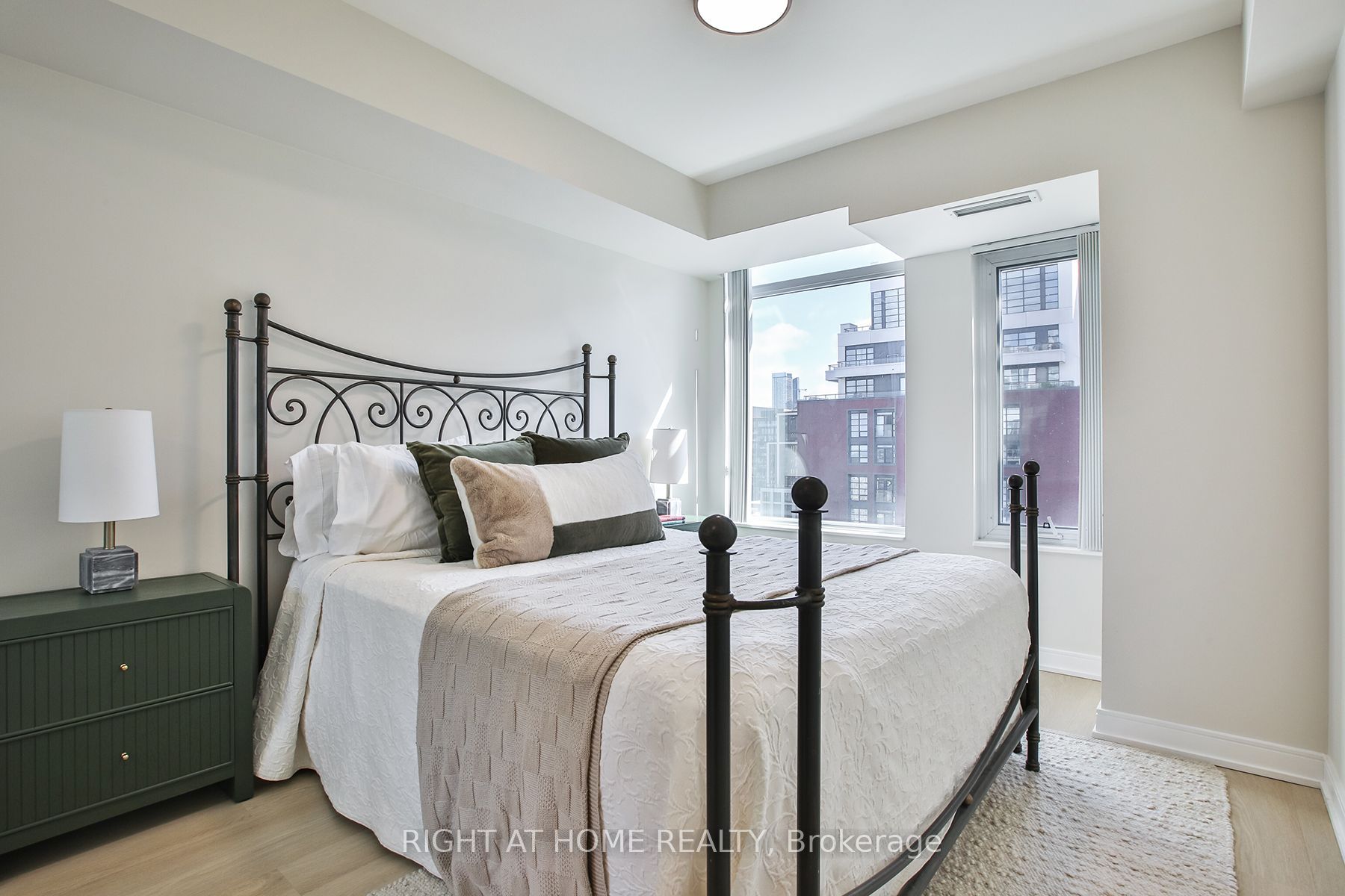 525 Adelaide Street W 1623 Property Photo 14
