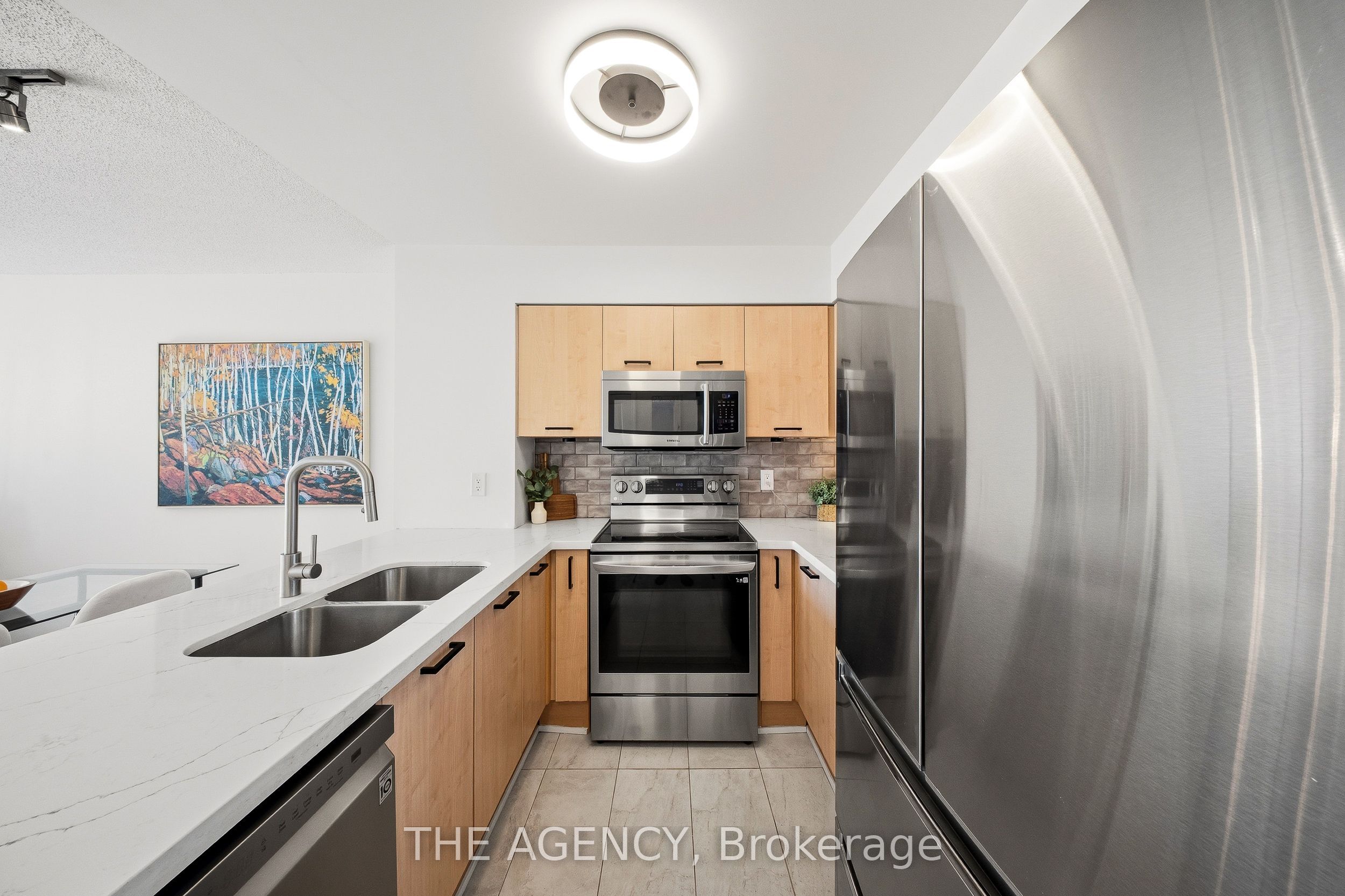 51 Harrison Garden Boulevard 809 Property Photo 5
