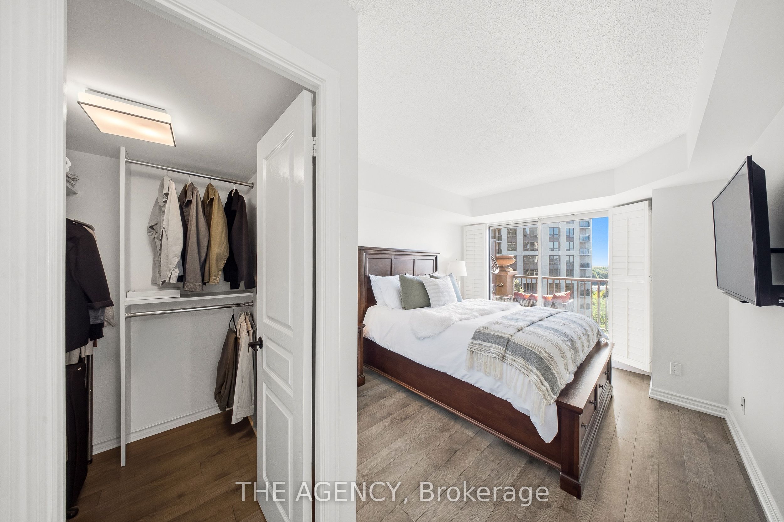 51 Harrison Garden Boulevard 809 Property Photo 14