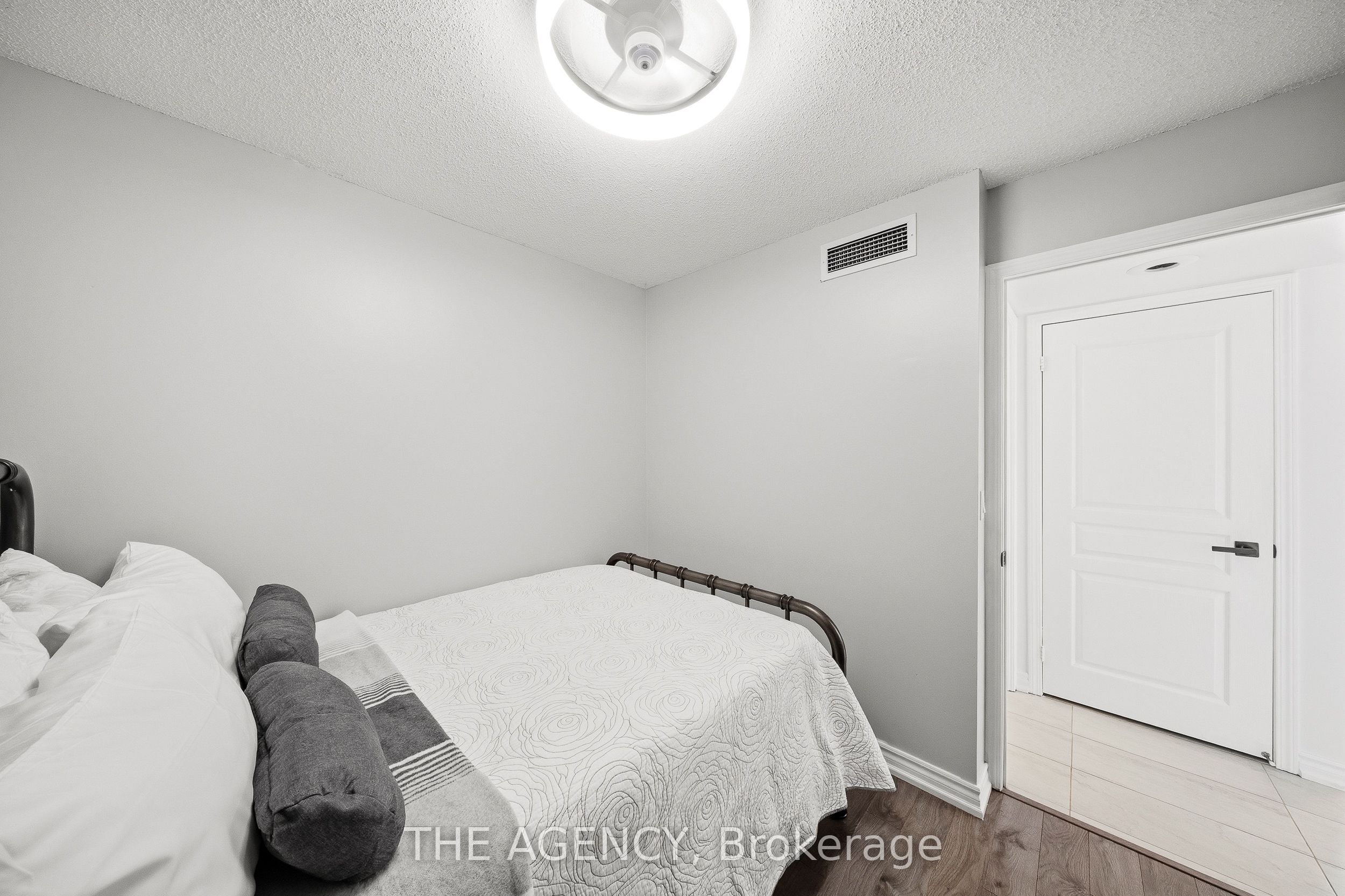 51 Harrison Garden Boulevard 809 Property Photo 19