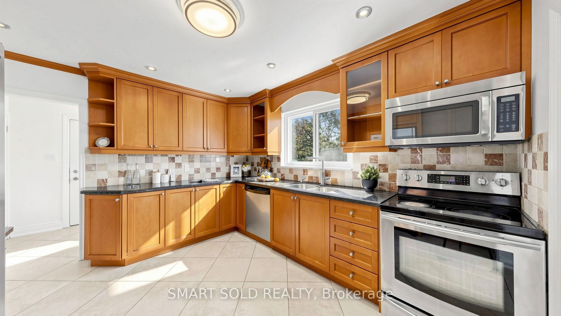 210 Shaughnessy Boulevard Property Photo 3
