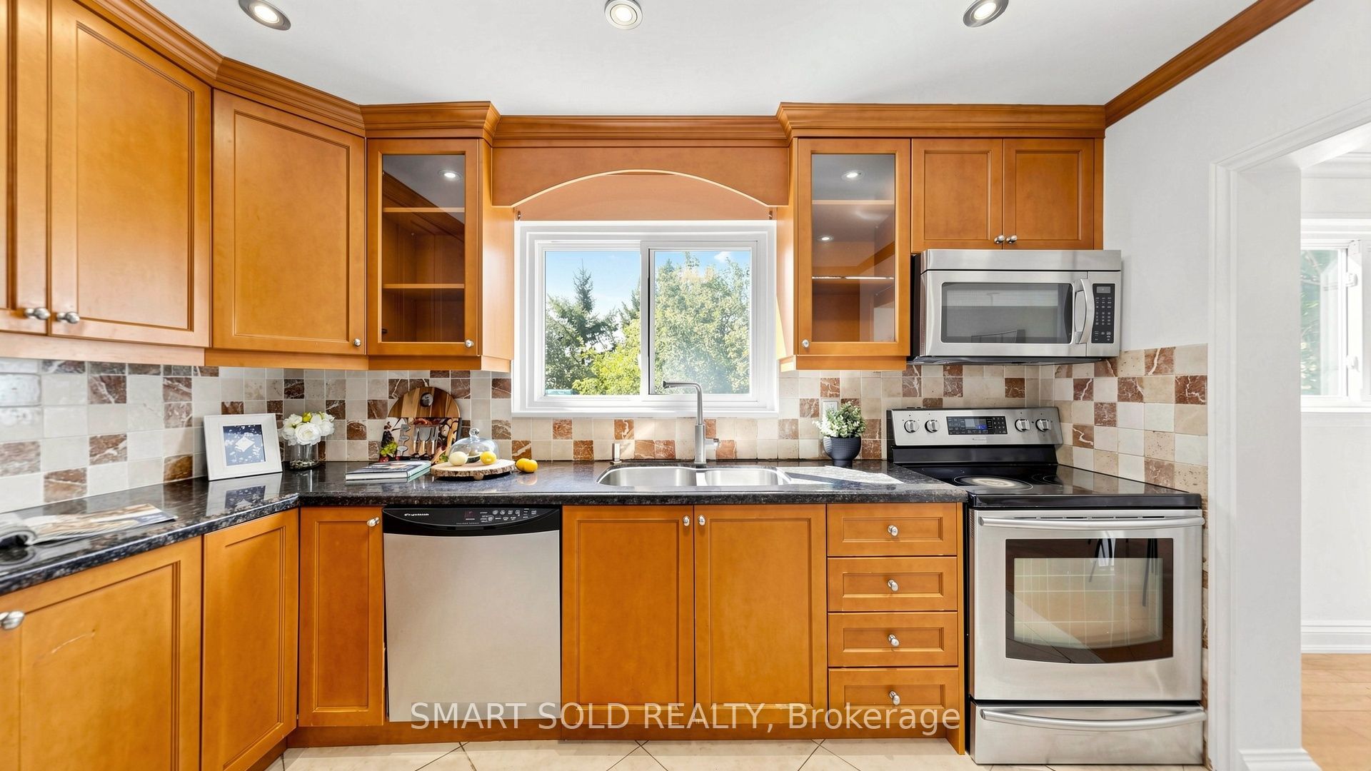 210 Shaughnessy Boulevard Property Photo 8