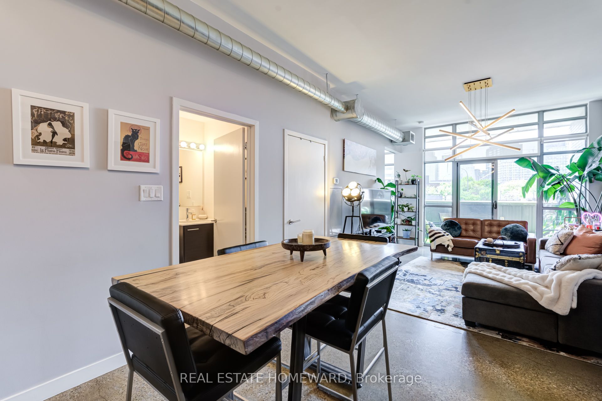 549 King Street E 310 Property Photo 6