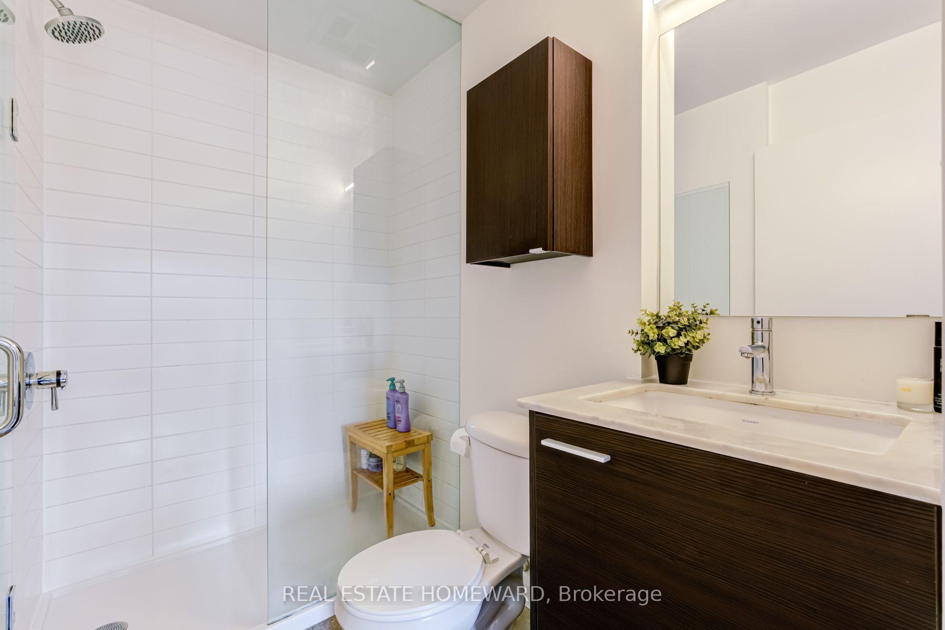 549 King Street E 310 Property Photo 16