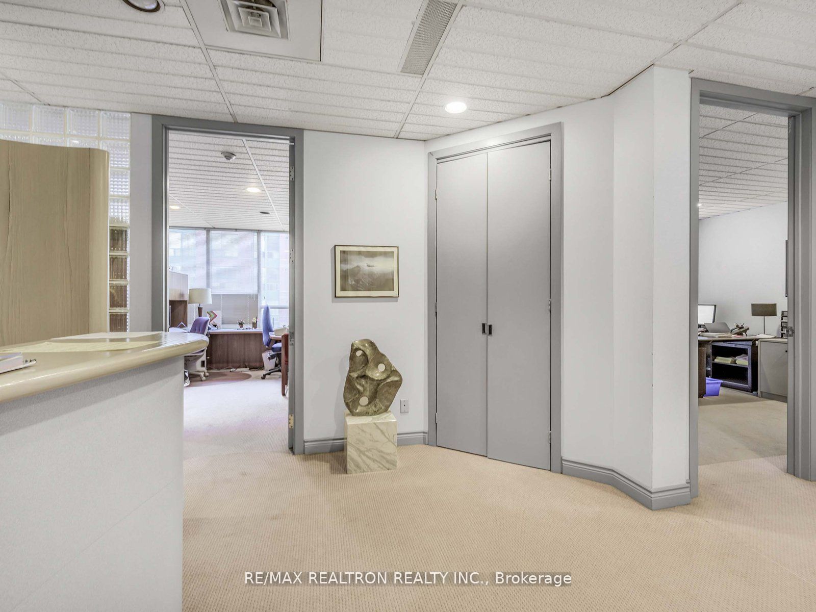120 Carlton Street 404 Property Photo 5