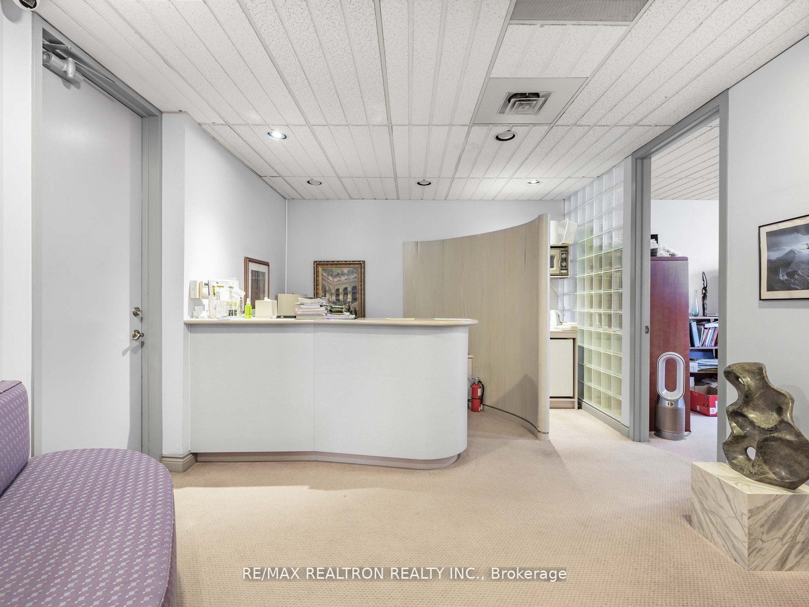 120 Carlton Street 404 Property Photo 6