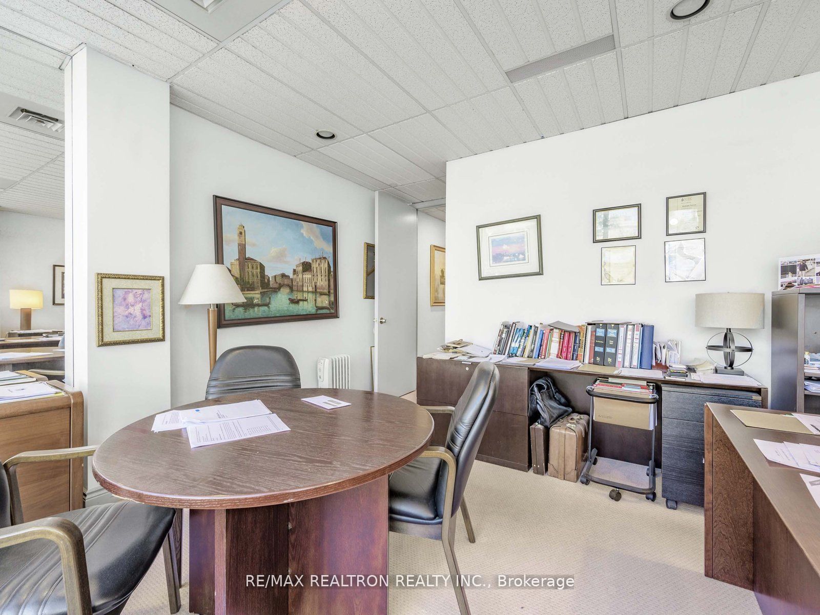 120 Carlton Street 404 Property Photo 18