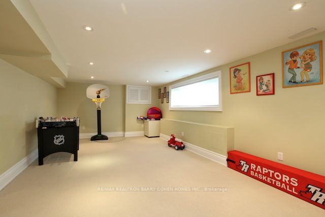 102 York Mills Road Property Photo 12