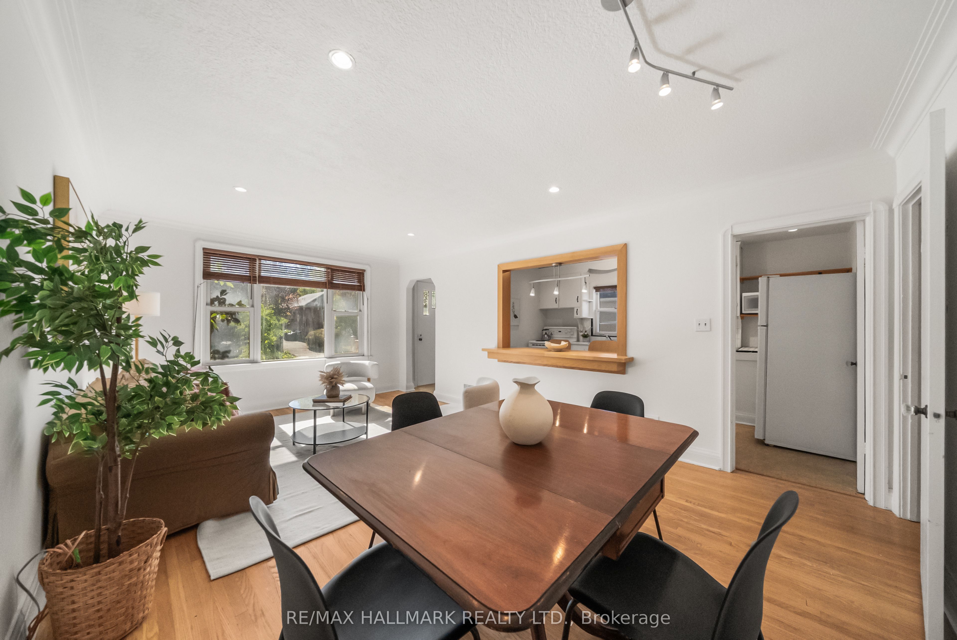 50 Connaught Avenue Property Photo 6