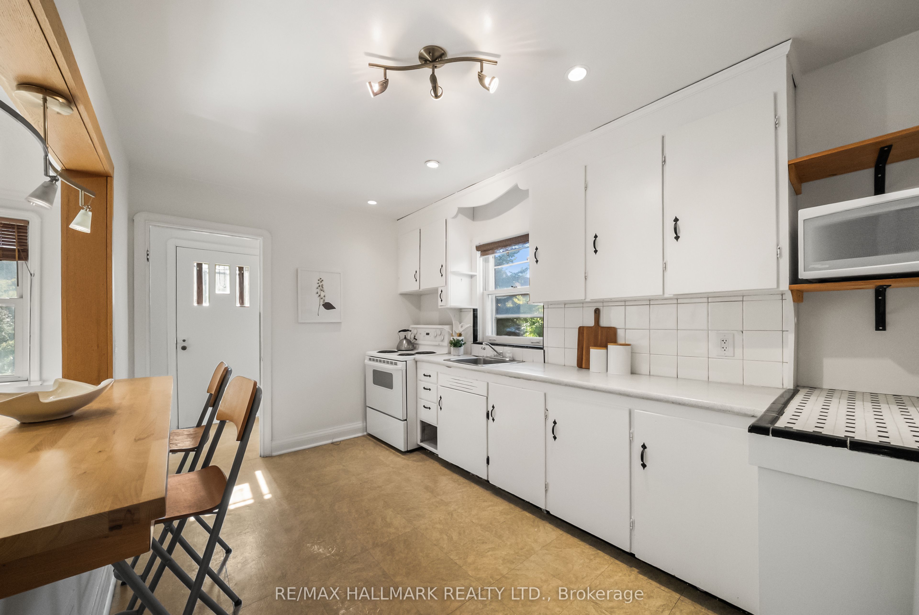 50 Connaught Avenue Property Photo 10