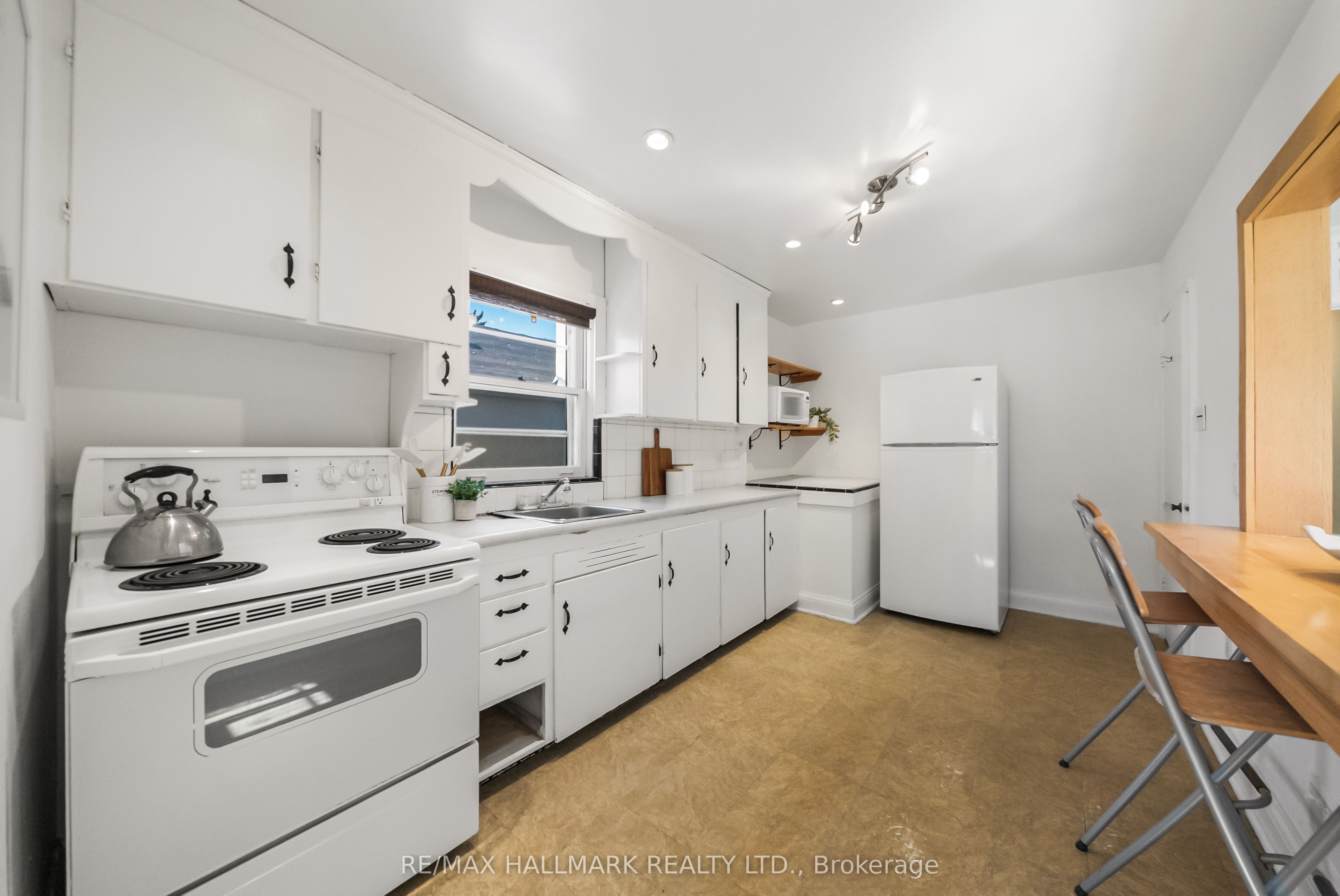 50 Connaught Avenue Property Photo 11