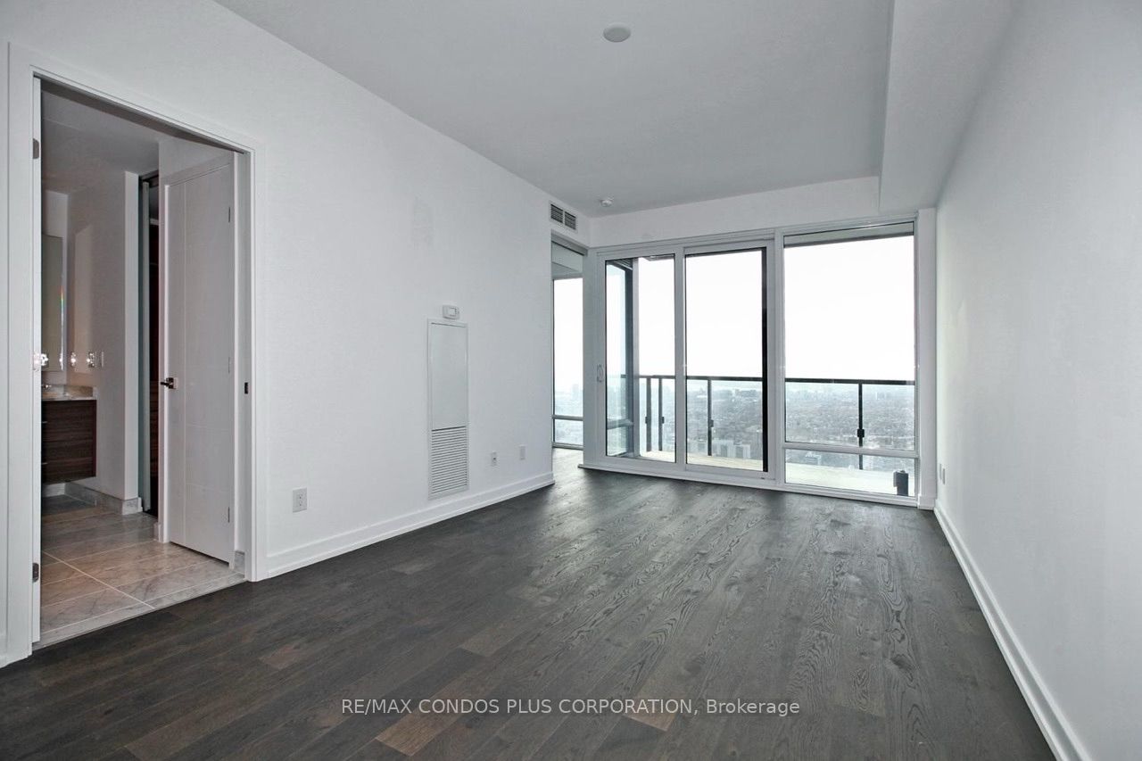 488 University Avenue 3811 Property Photo 4