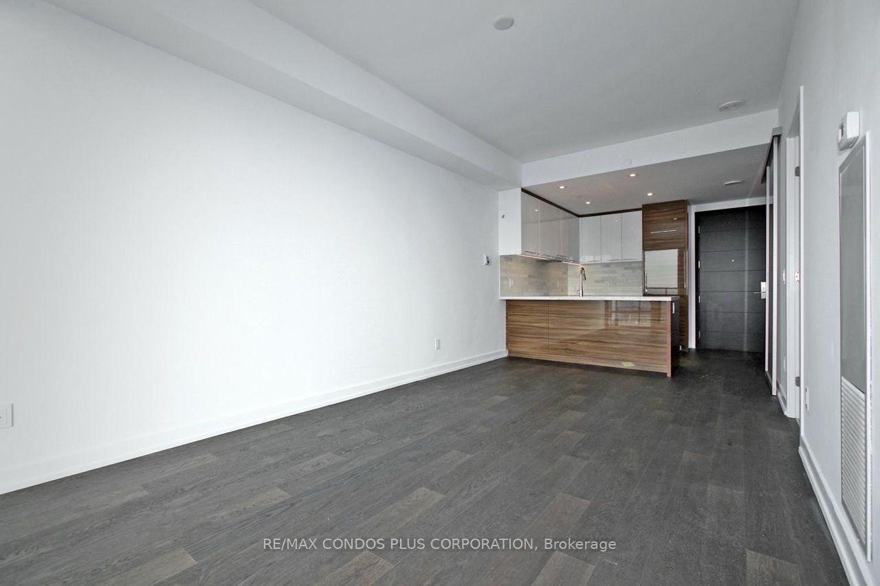 488 University Avenue 3811 Property Photo 5