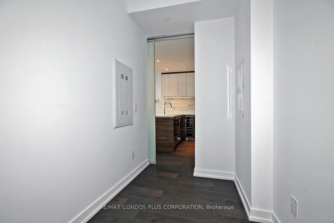 488 University Avenue 3811 Property Photo 11