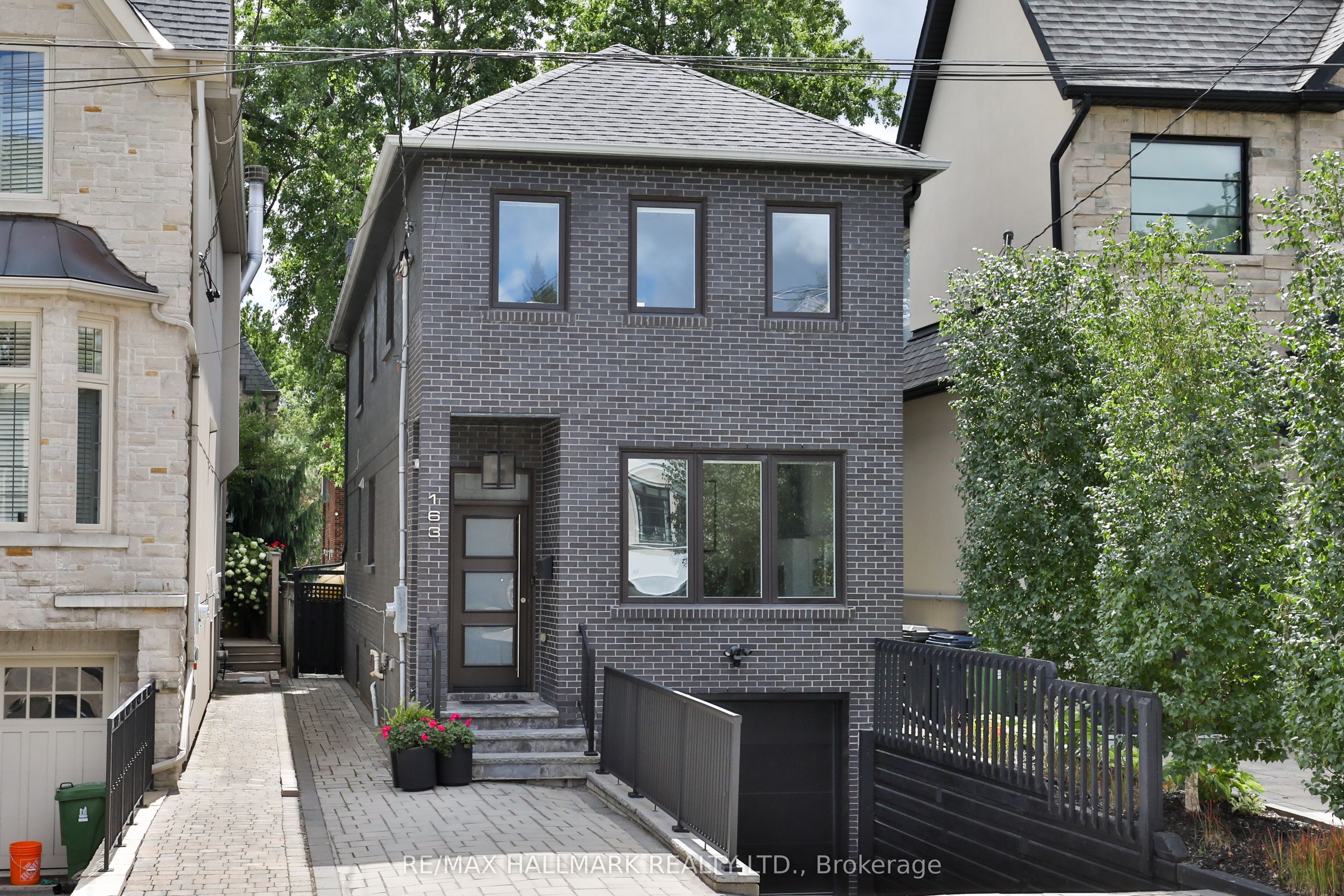 163 Roe Avenue Property Photo 1
