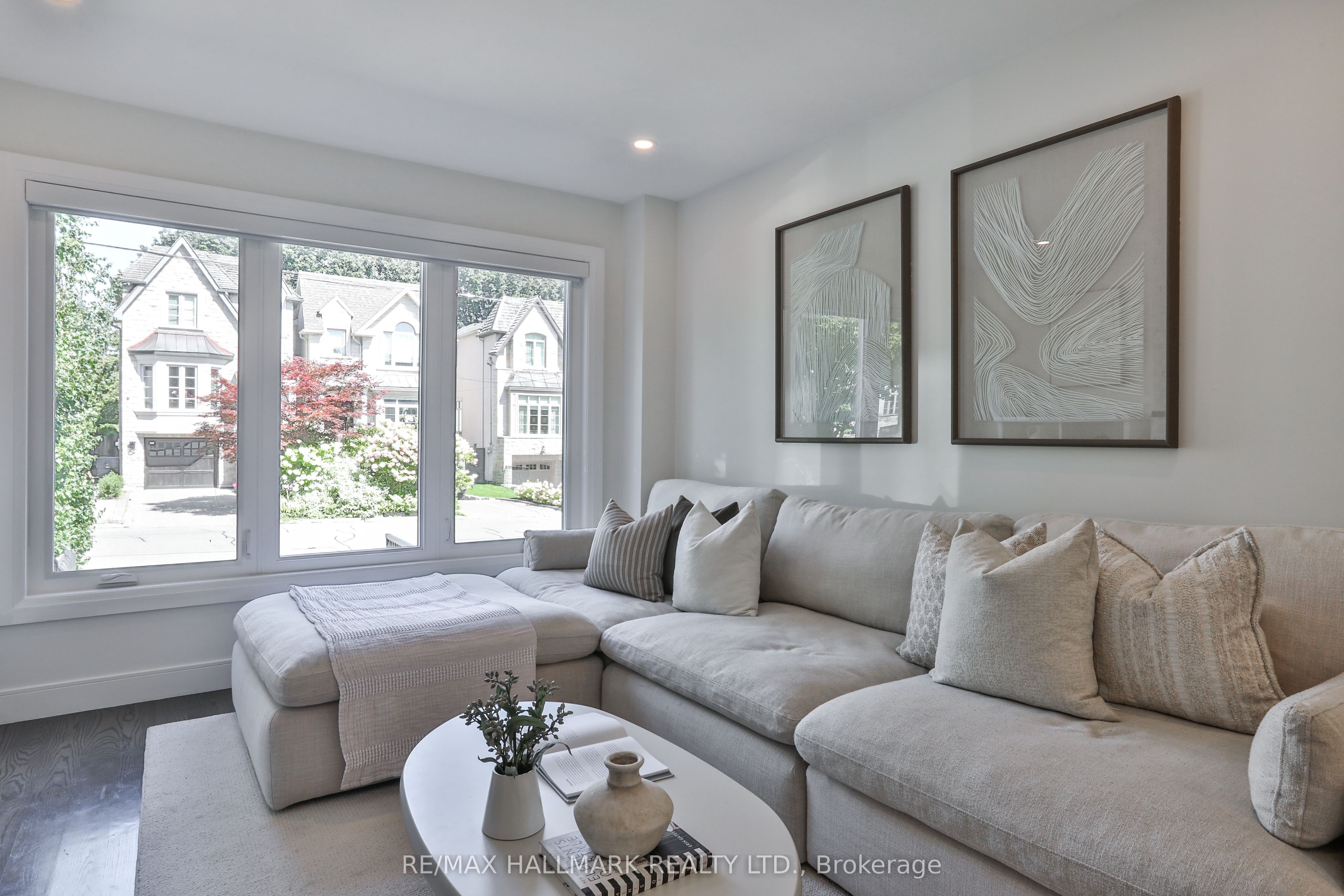 163 Roe Avenue Property Photo 7