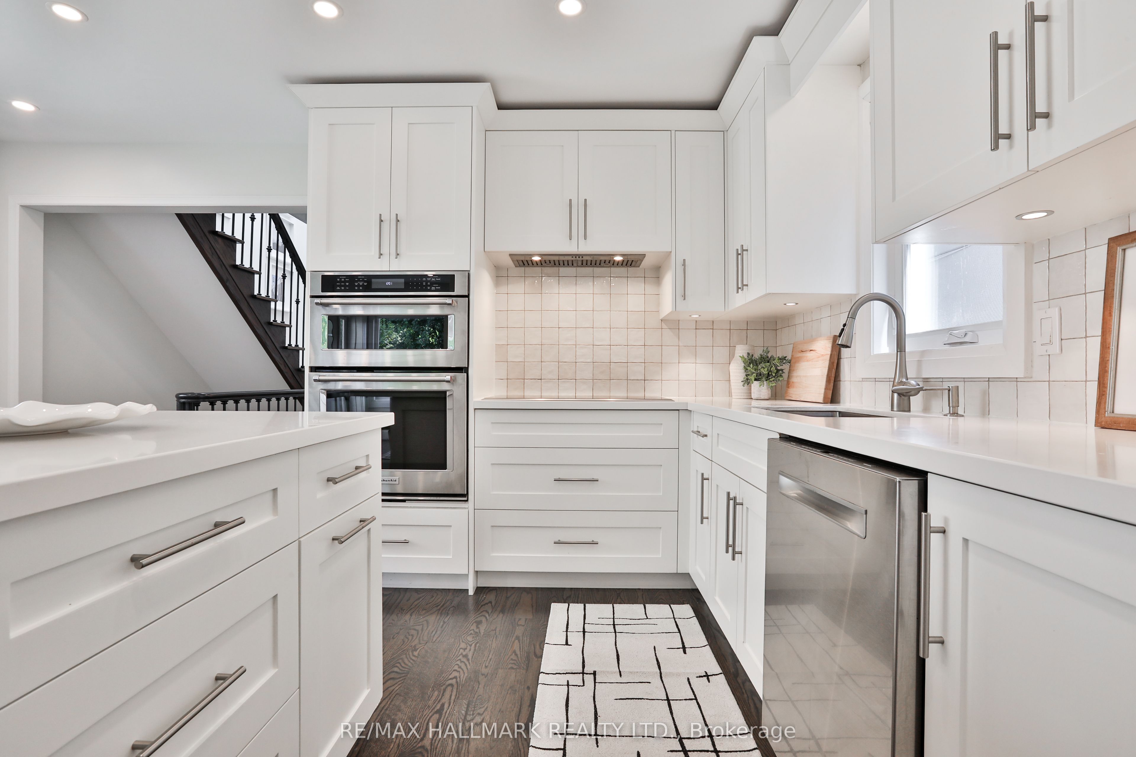 163 Roe Avenue Property Photo 15