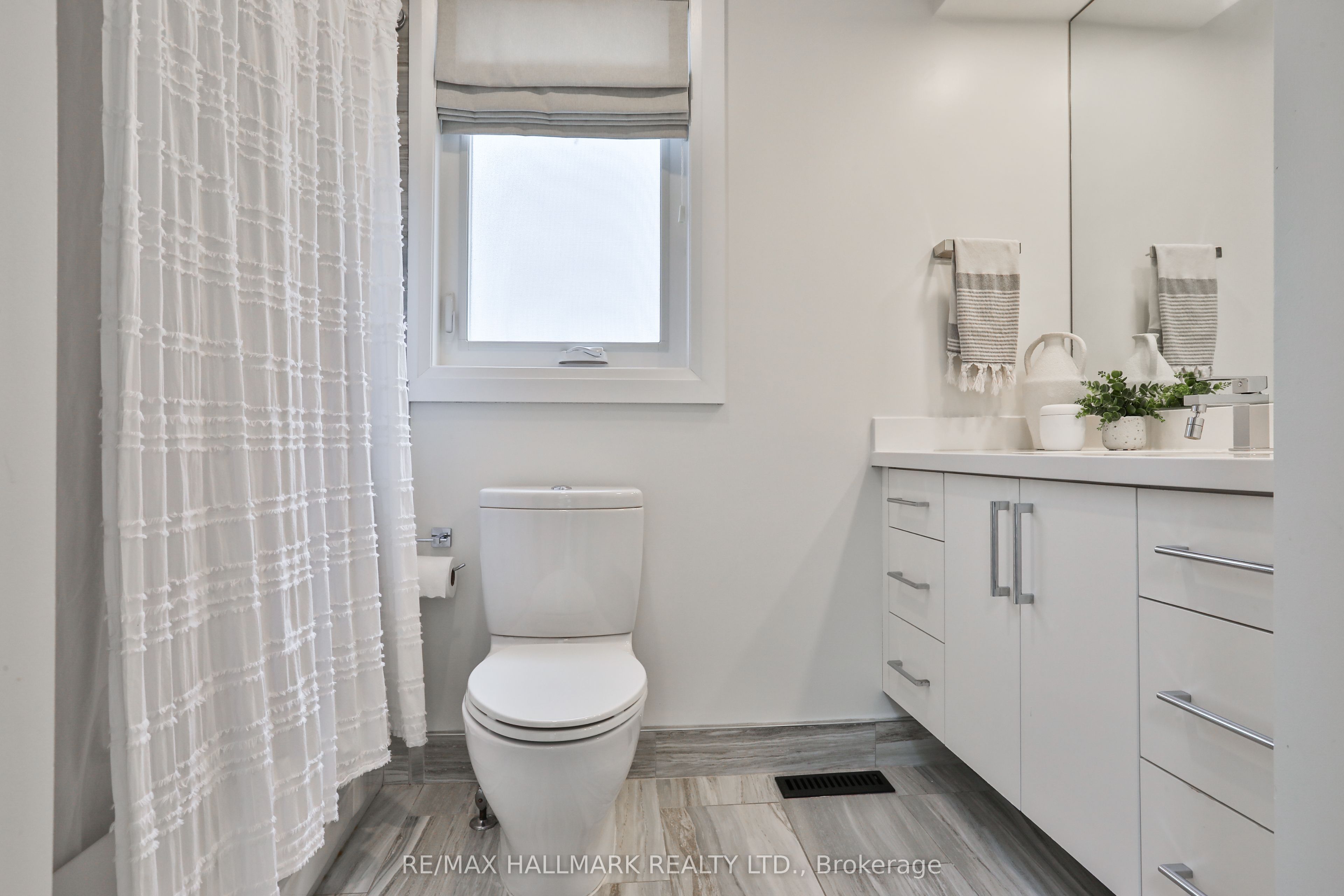 163 Roe Avenue Property Photo 31