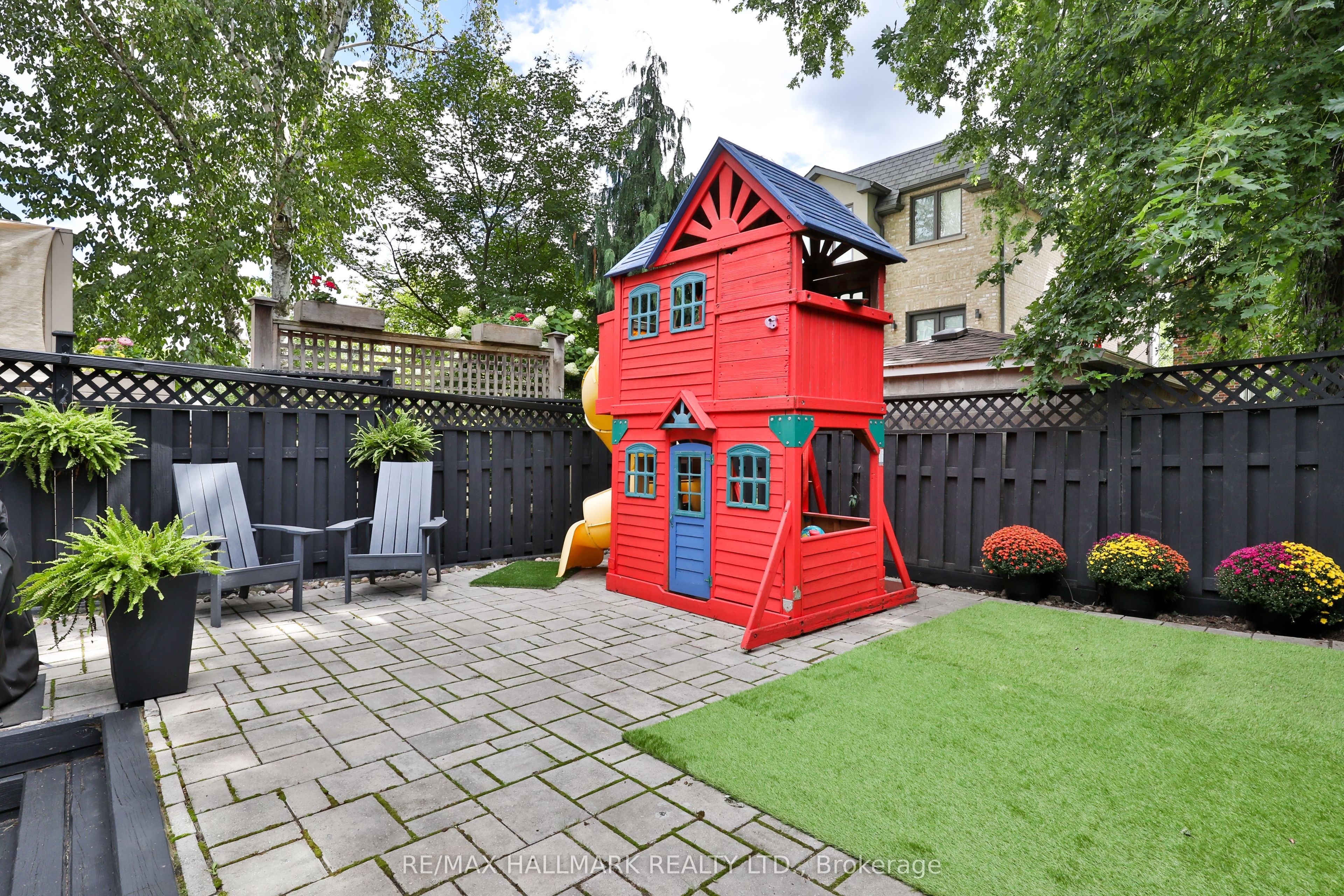 163 Roe Avenue Property Photo 38