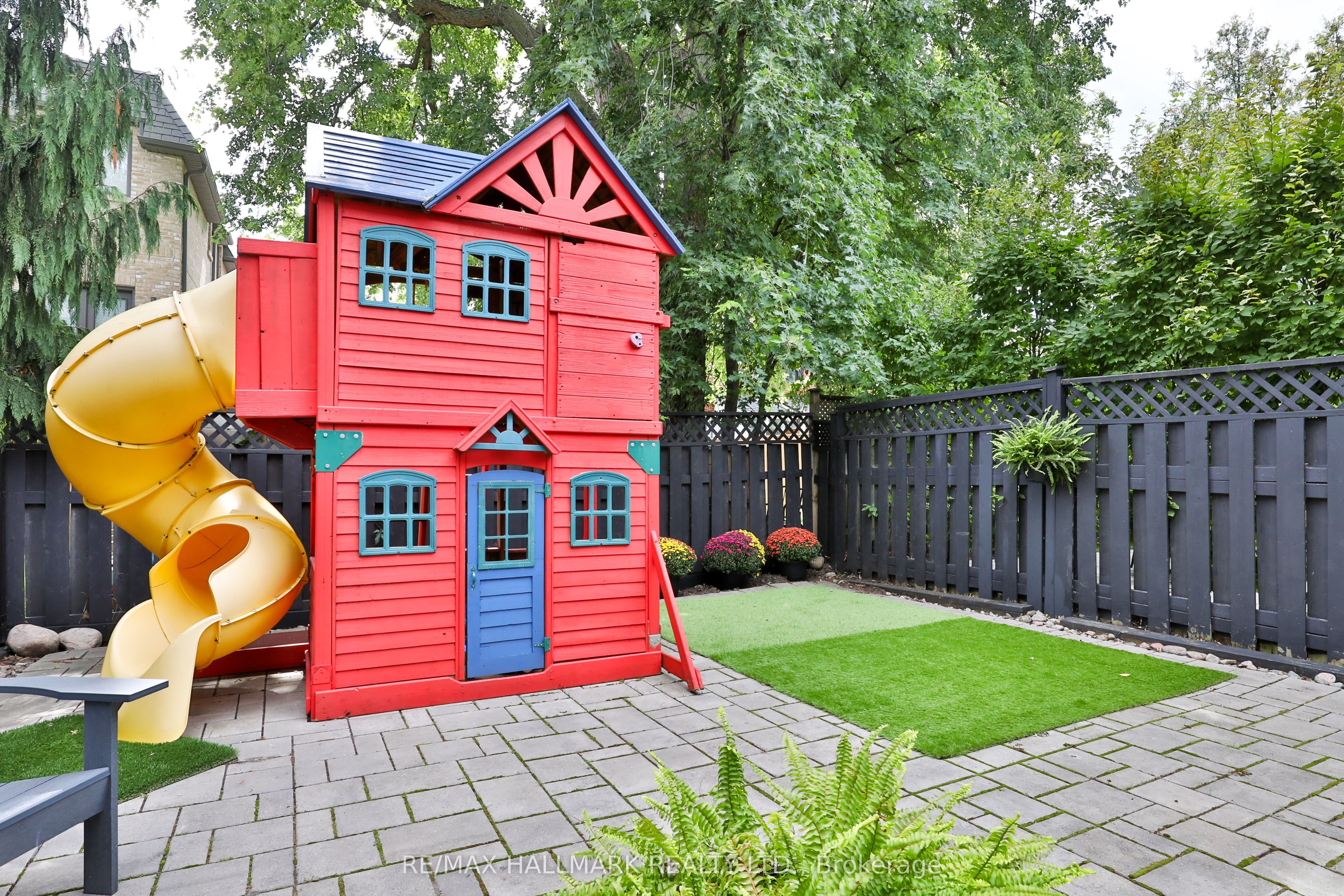 163 Roe Avenue Property Photo 39