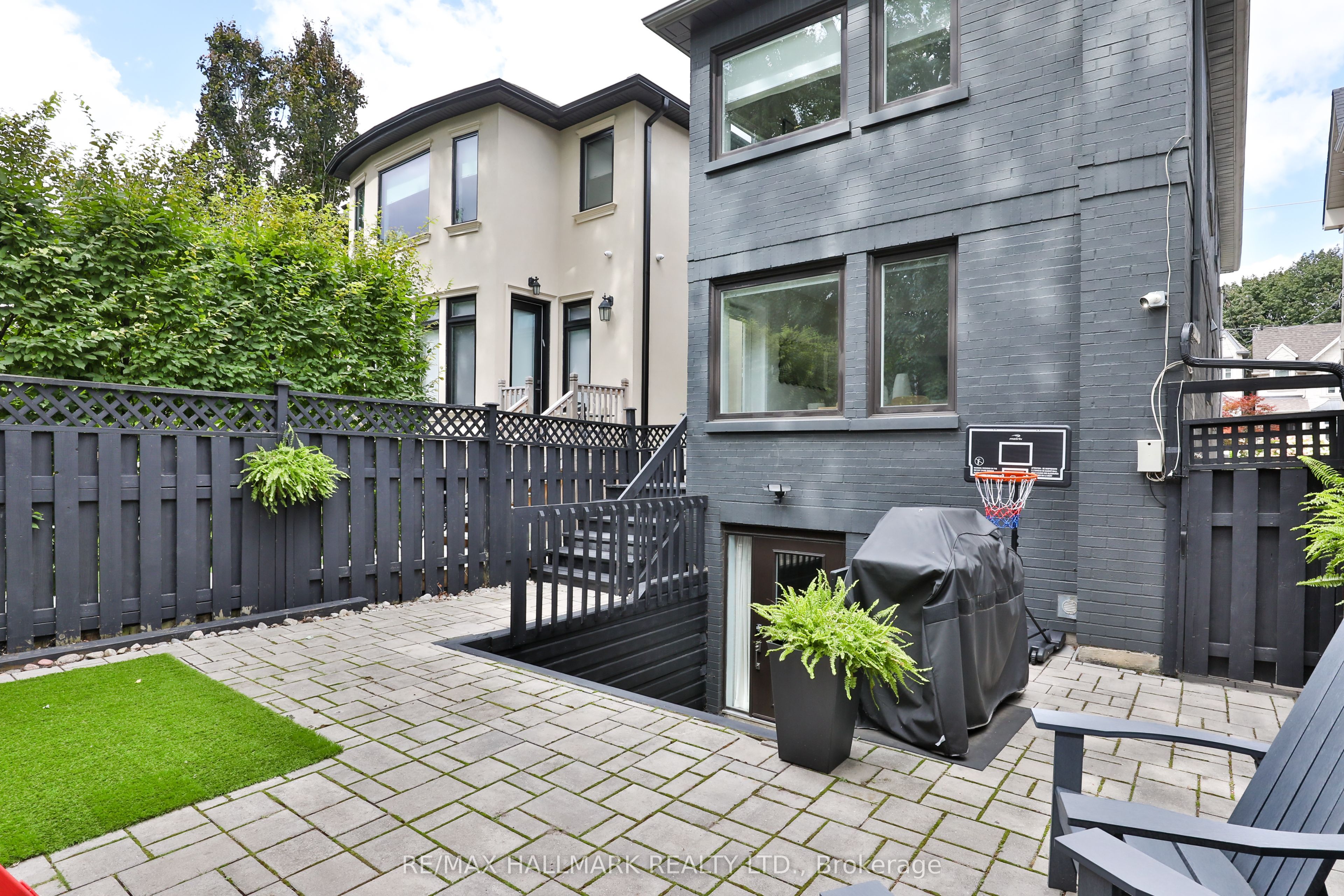 163 Roe Avenue Property Photo 41