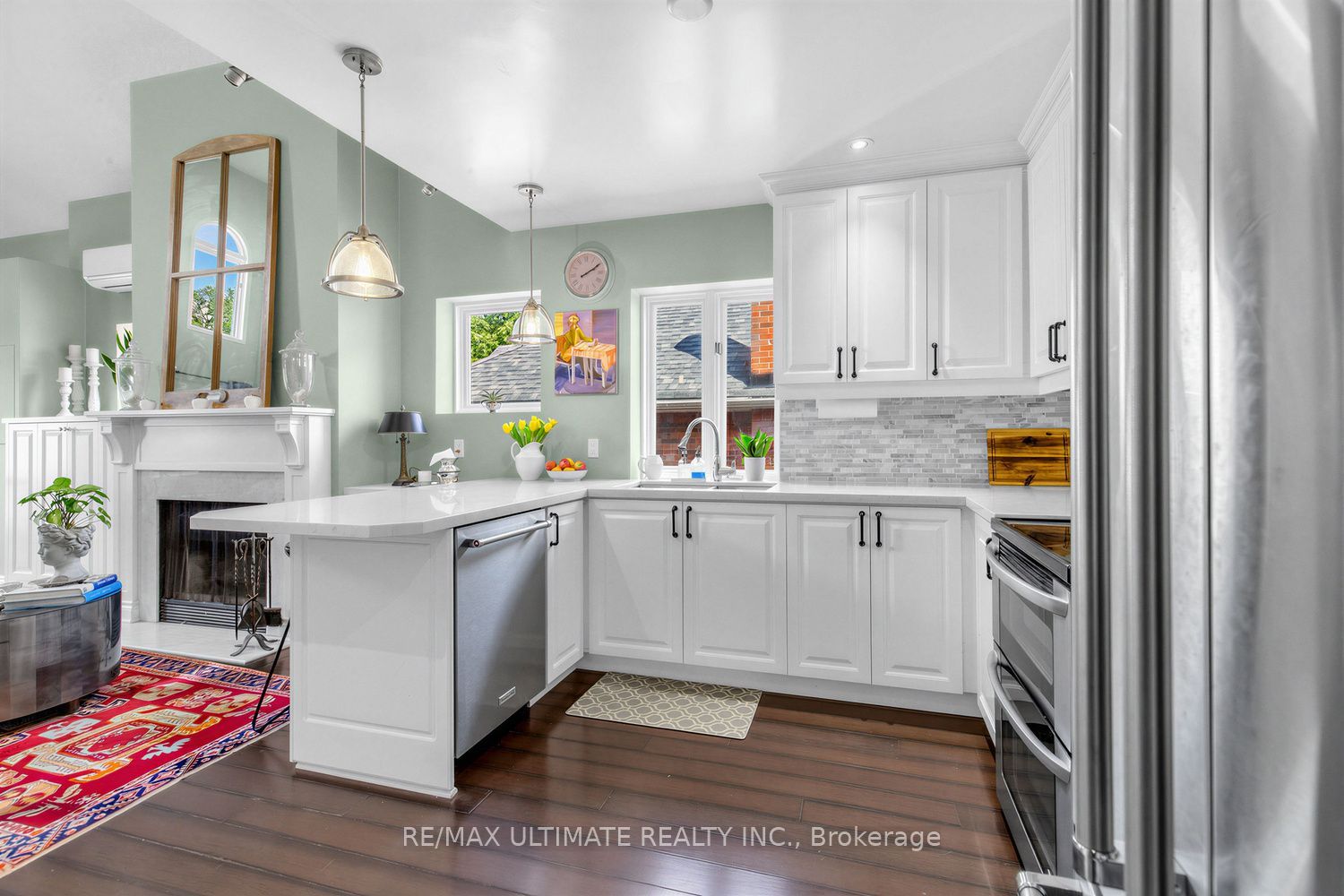 185 Castlefield Avenue Property Photo 2