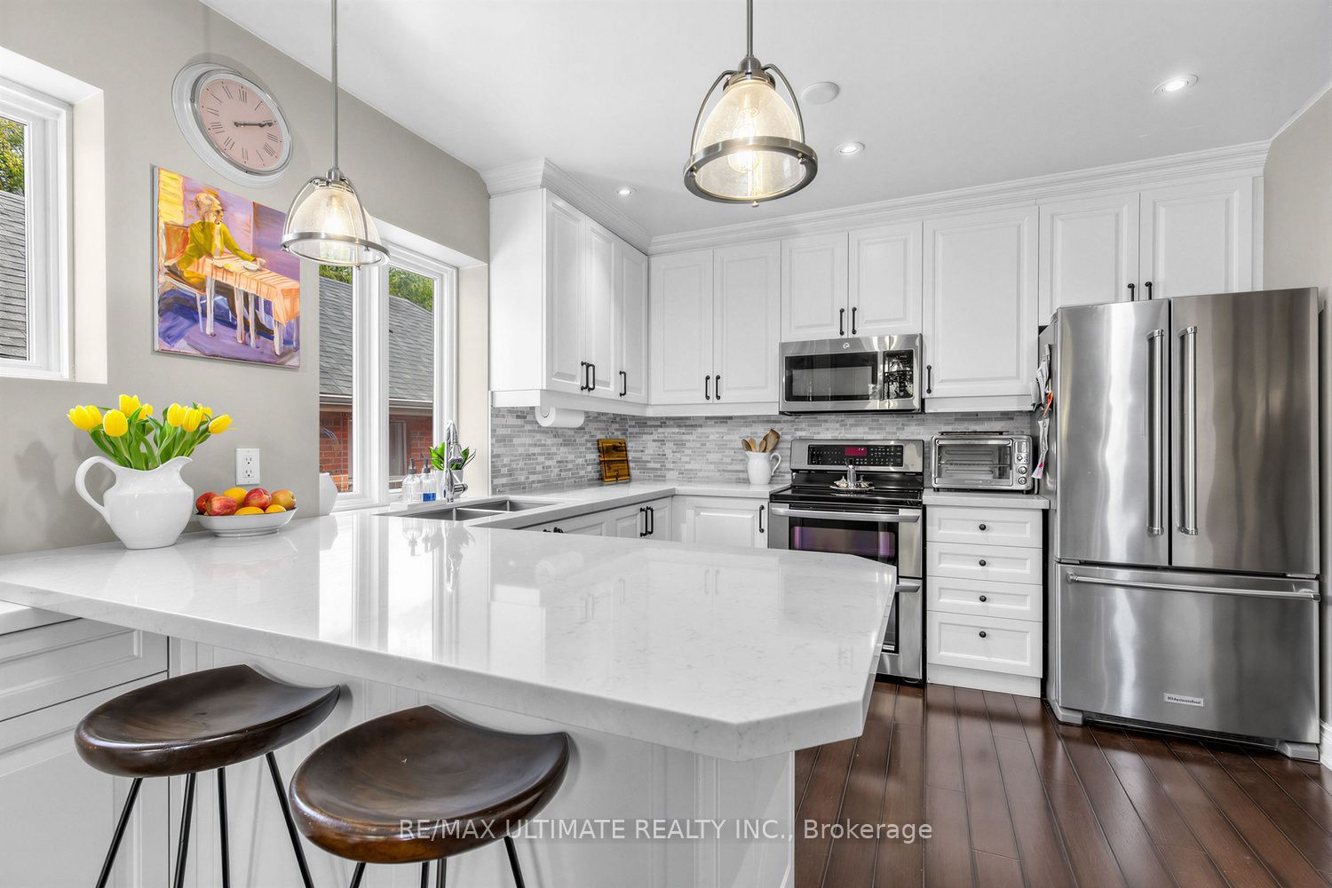 185 Castlefield Avenue Property Photo 3