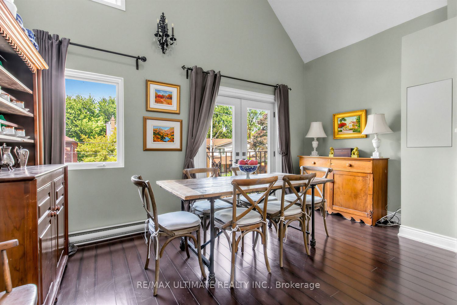 185 Castlefield Avenue Property Photo 8