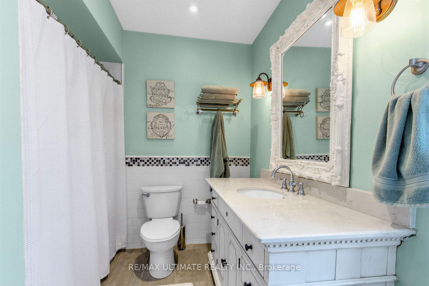 185 Castlefield Avenue Property Photo 16