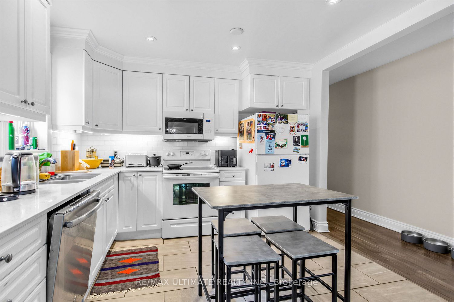 185 Castlefield Avenue Property Photo 28