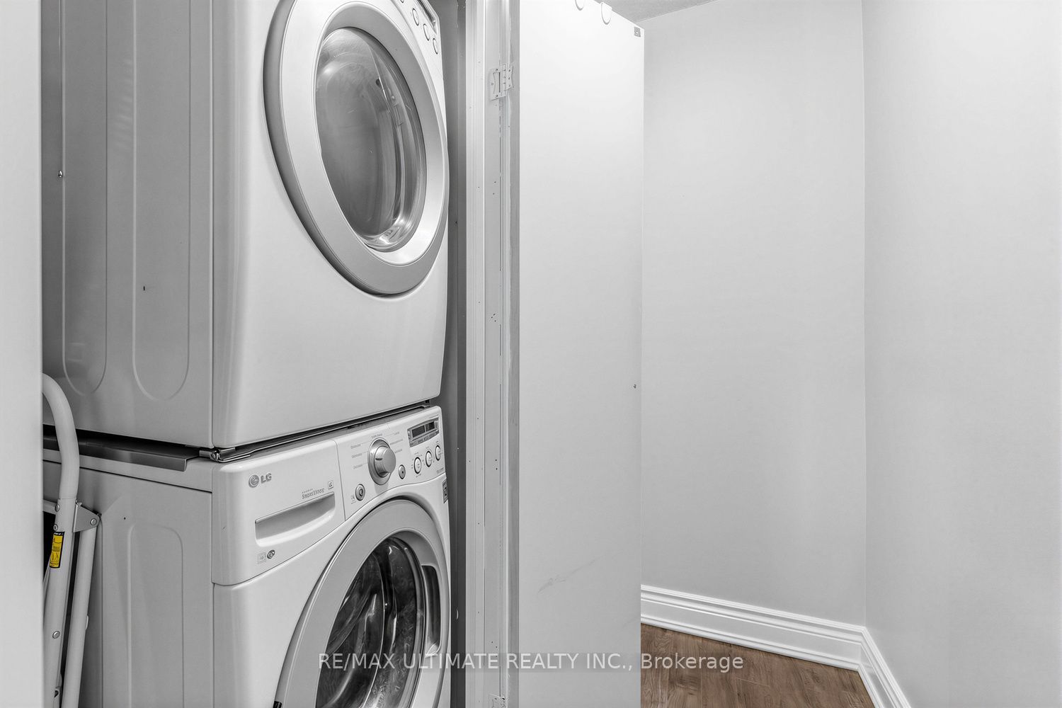 185 Castlefield Avenue Property Photo 31