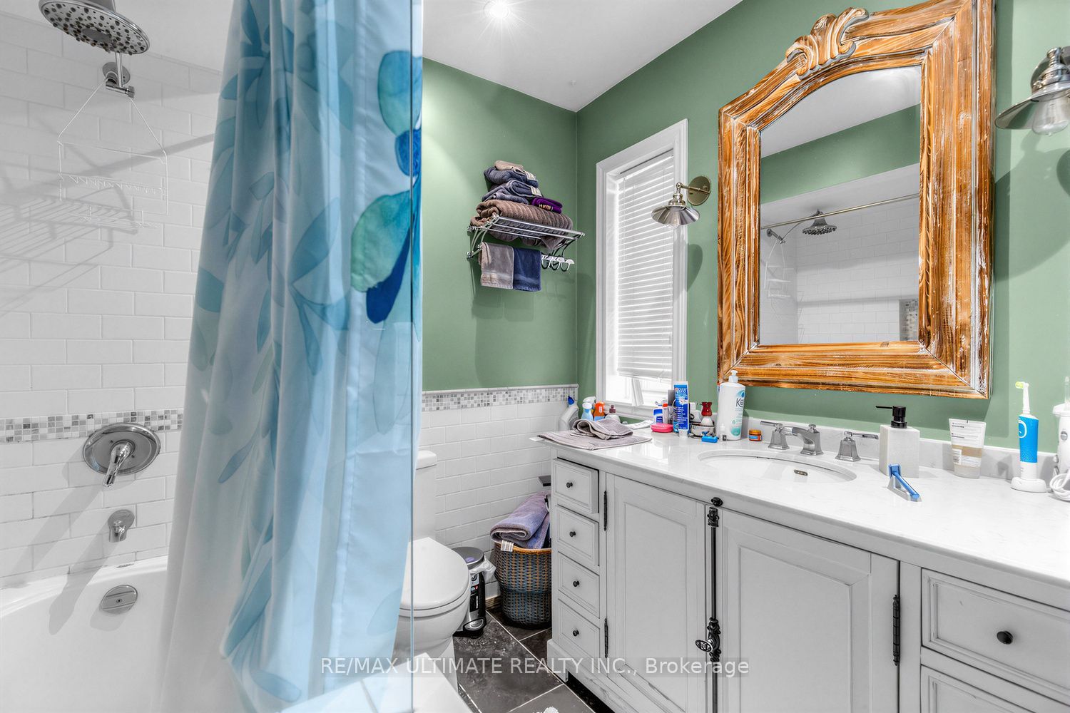 185 Castlefield Avenue Property Photo 33