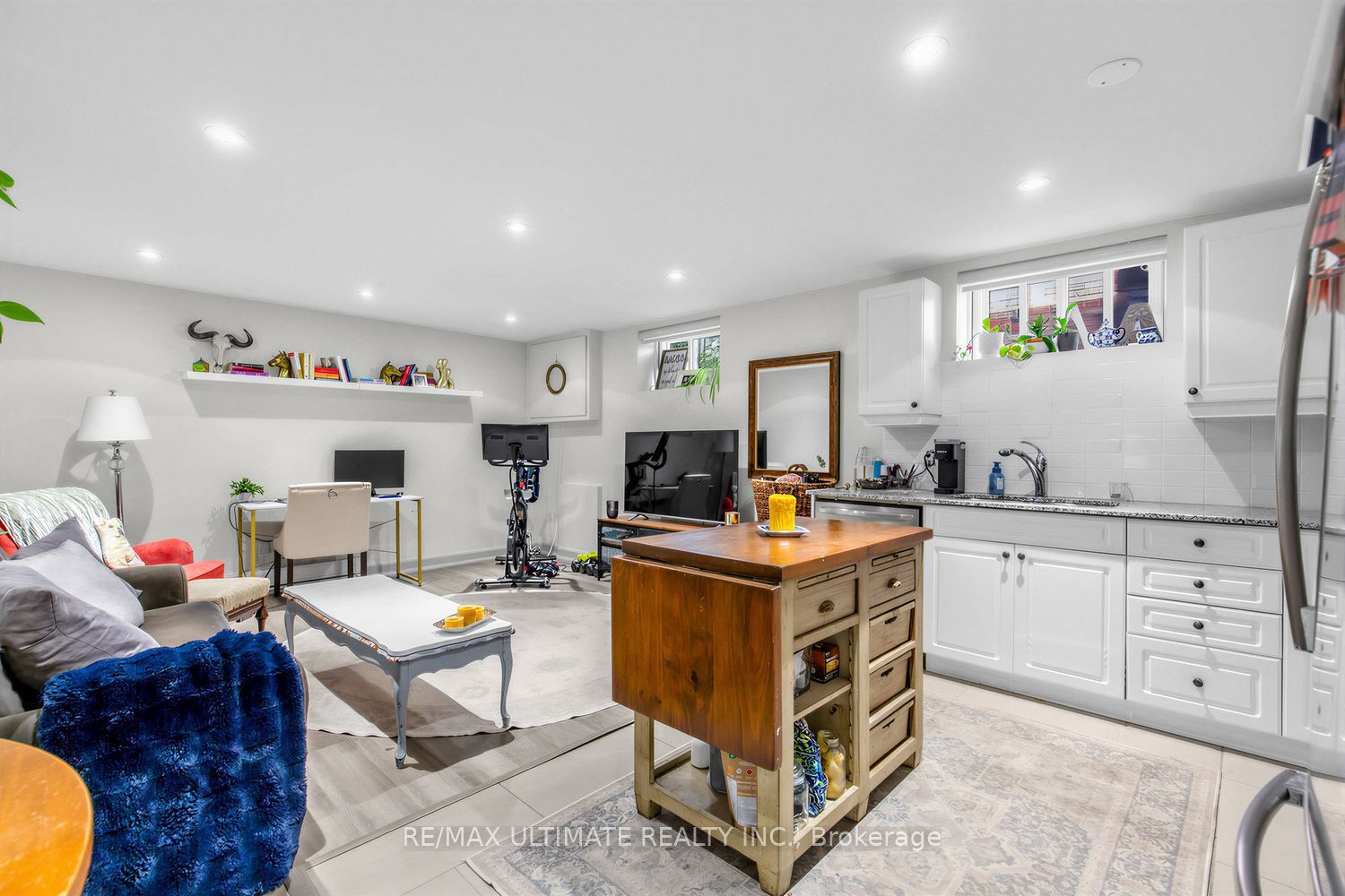 185 Castlefield Avenue Property Photo 35