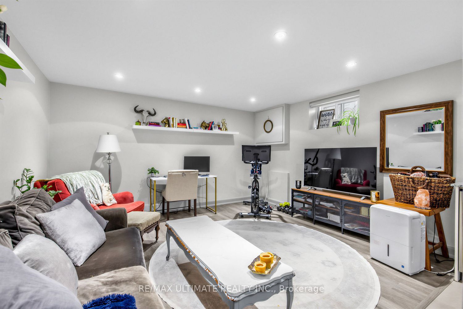 185 Castlefield Avenue Property Photo 37