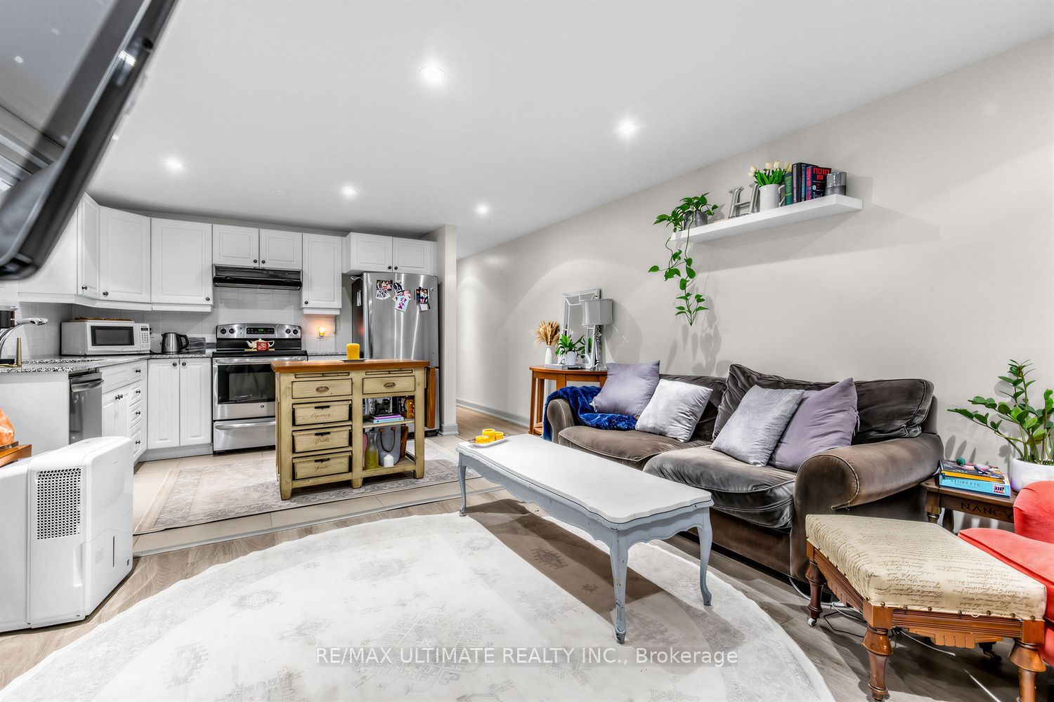 185 Castlefield Avenue Property Photo 39