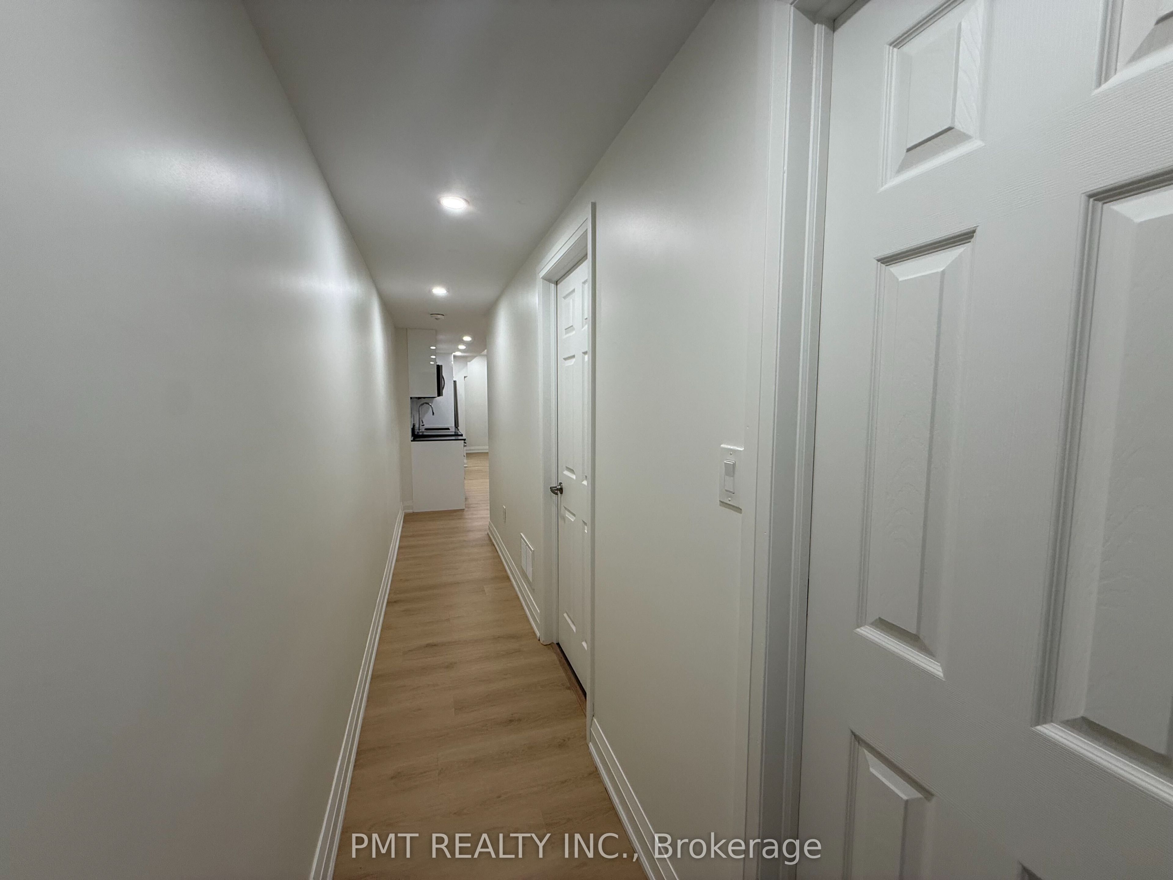8 Rusholme Park Crescent Main Property Photo 9