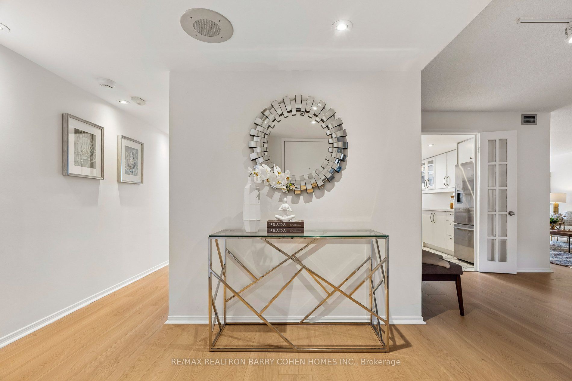 360 Bloor Street E 301 Property Photo 4