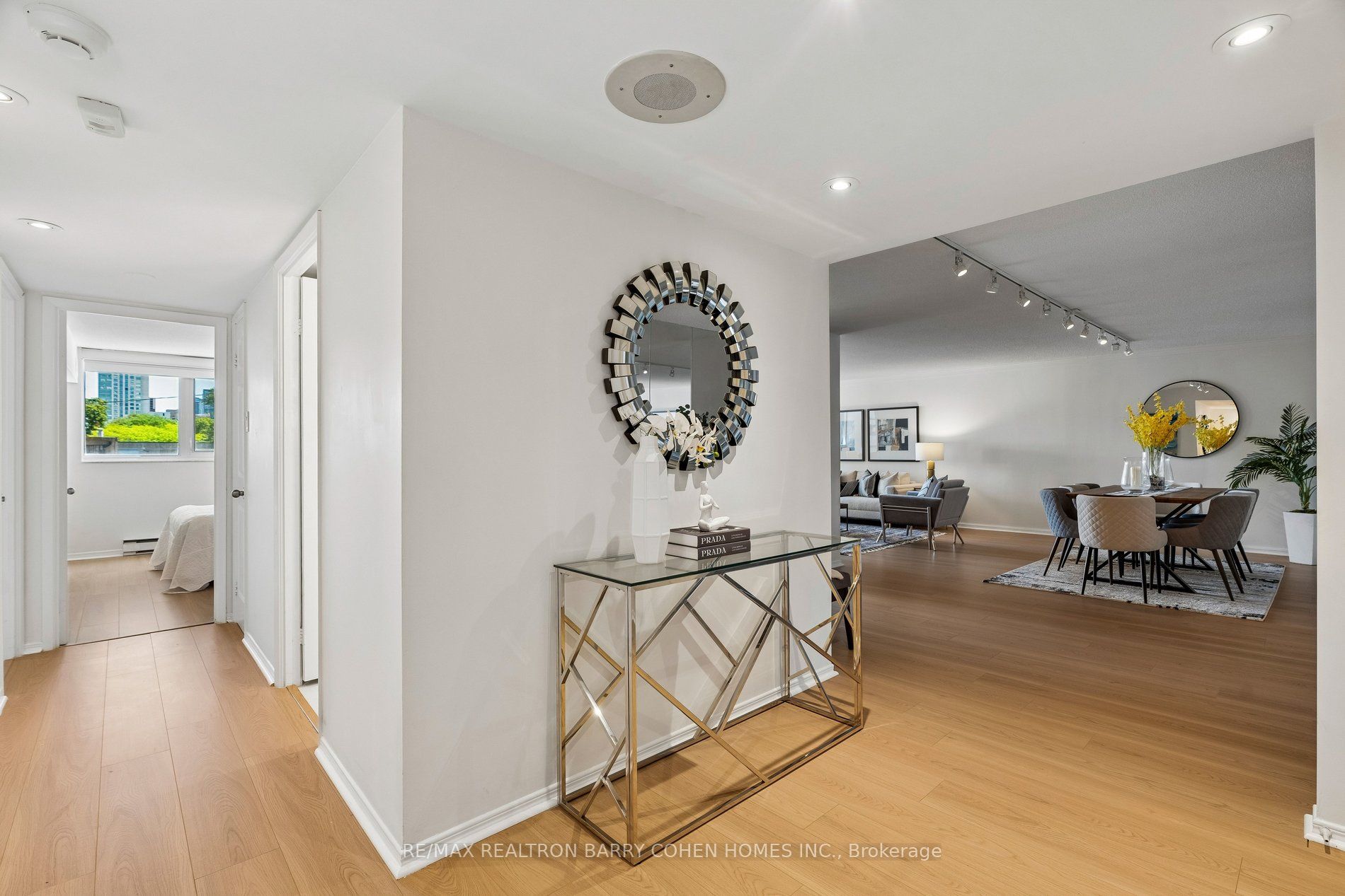360 Bloor Street E 301 Property Photo 5