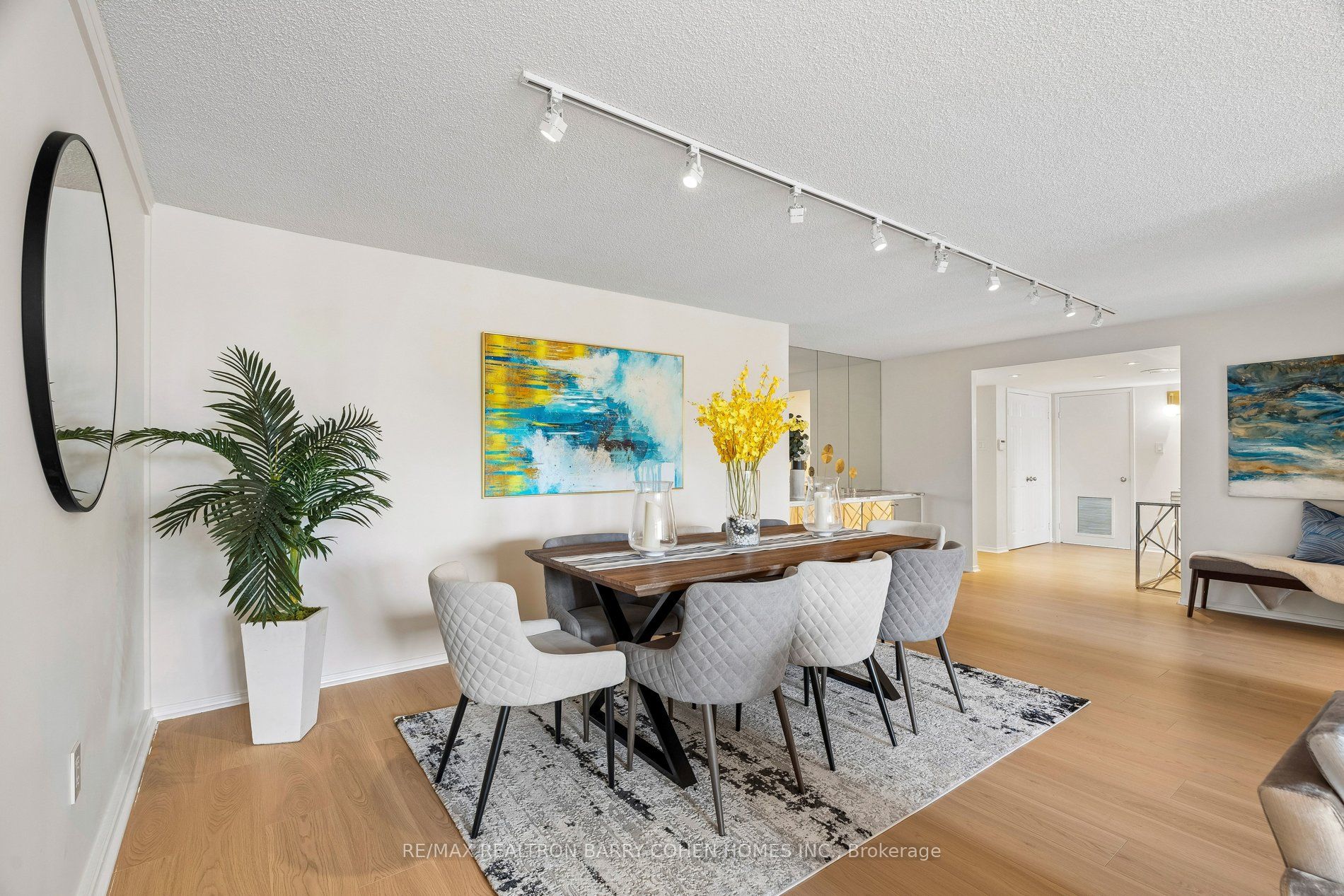 360 Bloor Street E 301 Property Photo 9